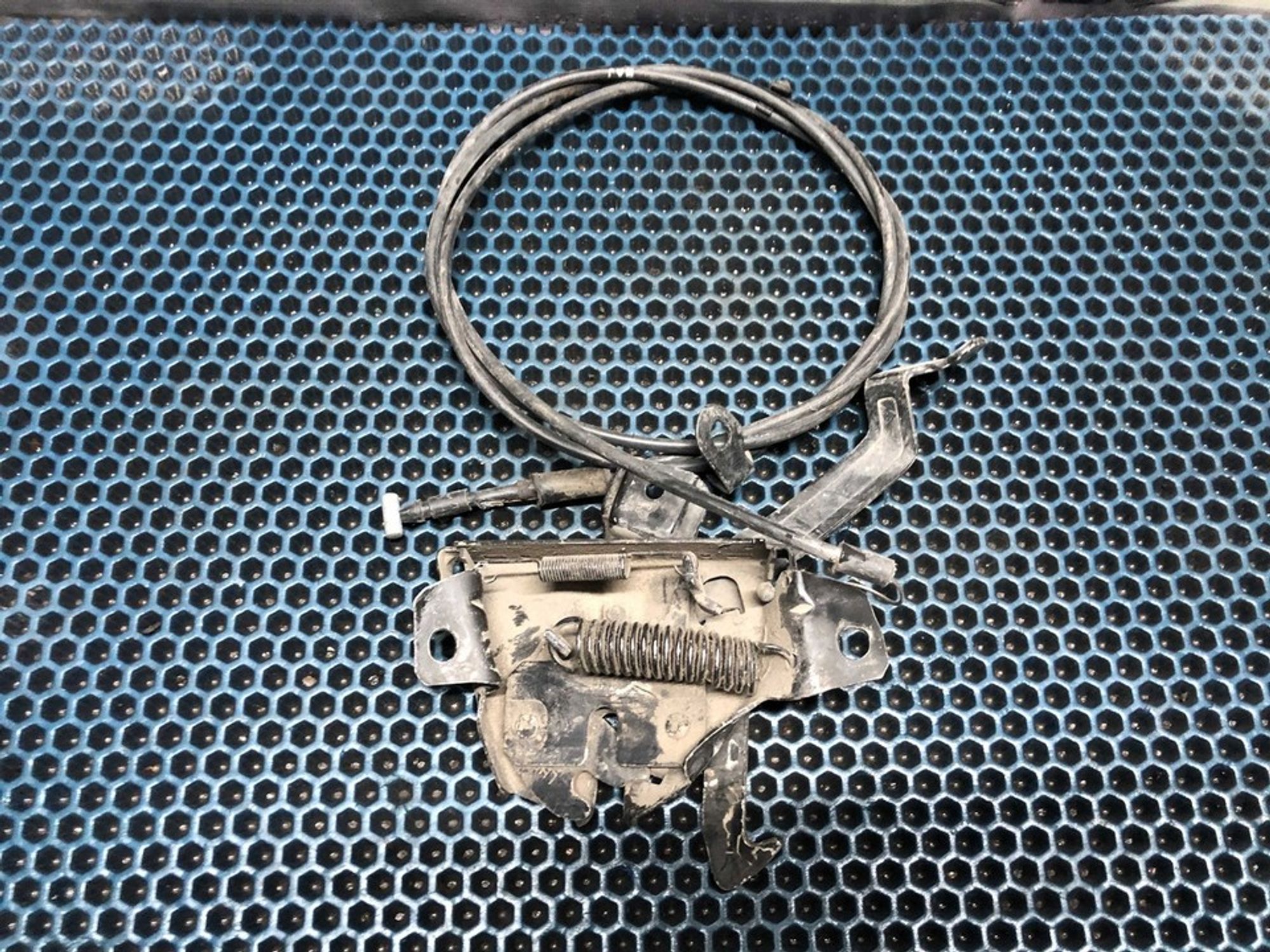 811303D900 Замок капота Hyundai Sonata IV EF, 500 рублей, Нижний Новгород