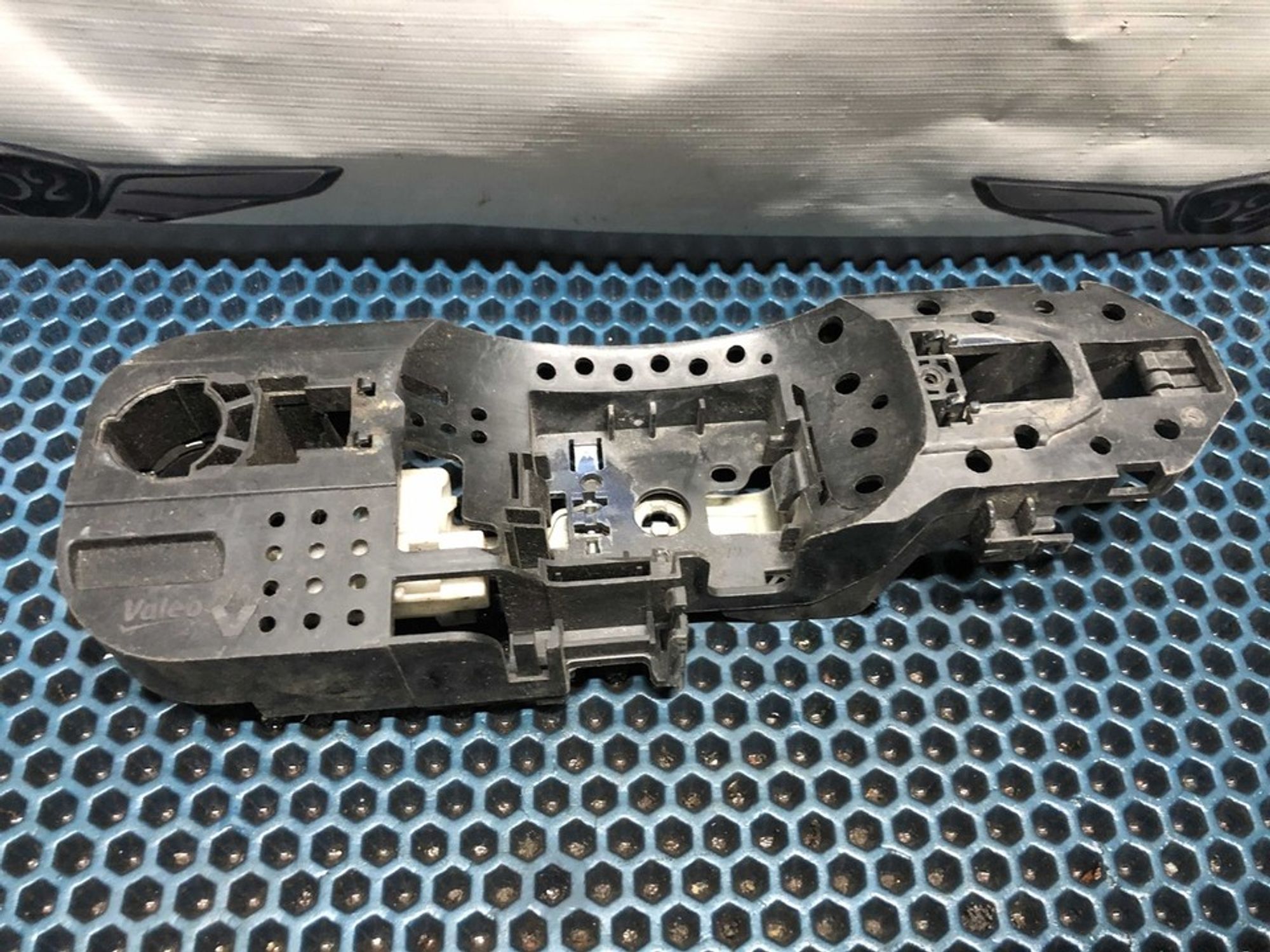 806060041 Кронштейн ручки двери наружней правой R Renault Megane III, 900 рублей, Нижний Новгород