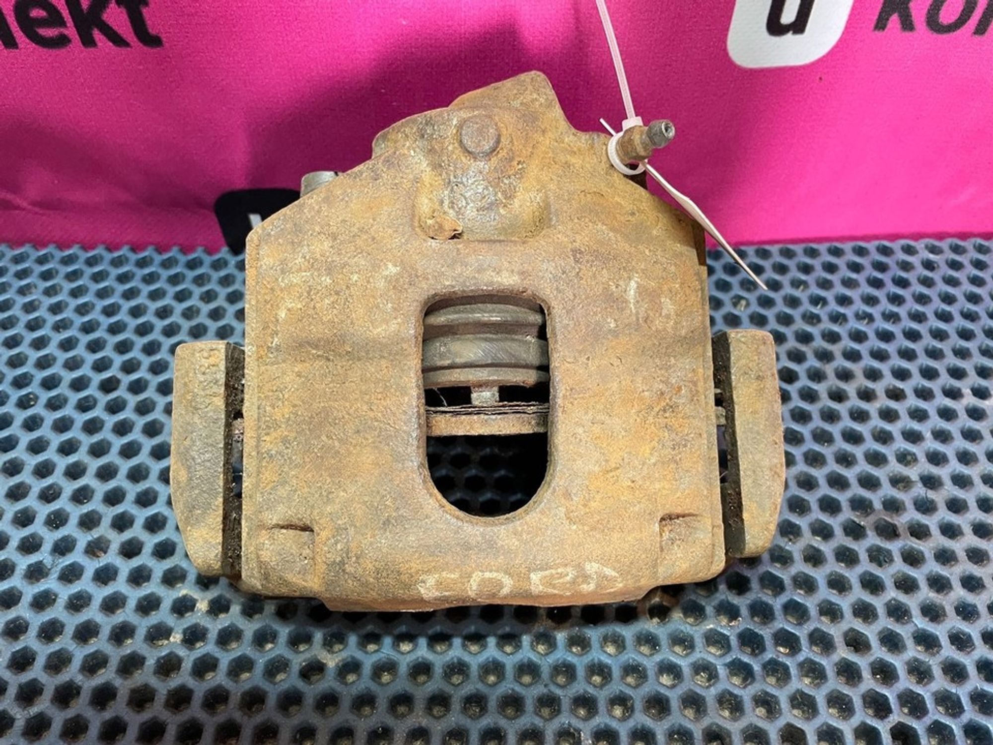 1478500 Суппорт передний левый L Ford Courier IV, 800 рублей, Нижний Новгород