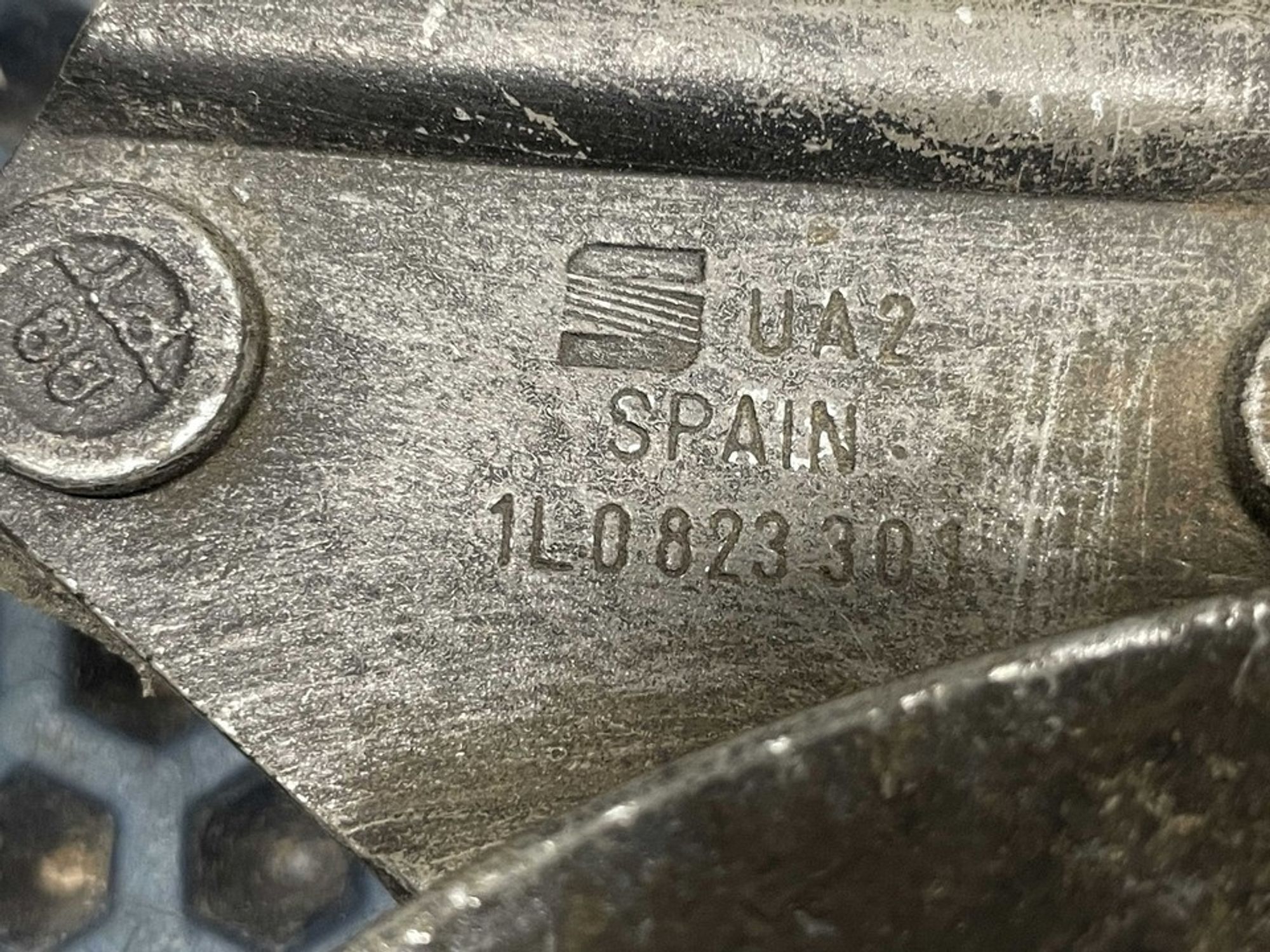 1L0823301 Петля капота левая L Seat Toledo I, 600 рублей, Нижний Новгород