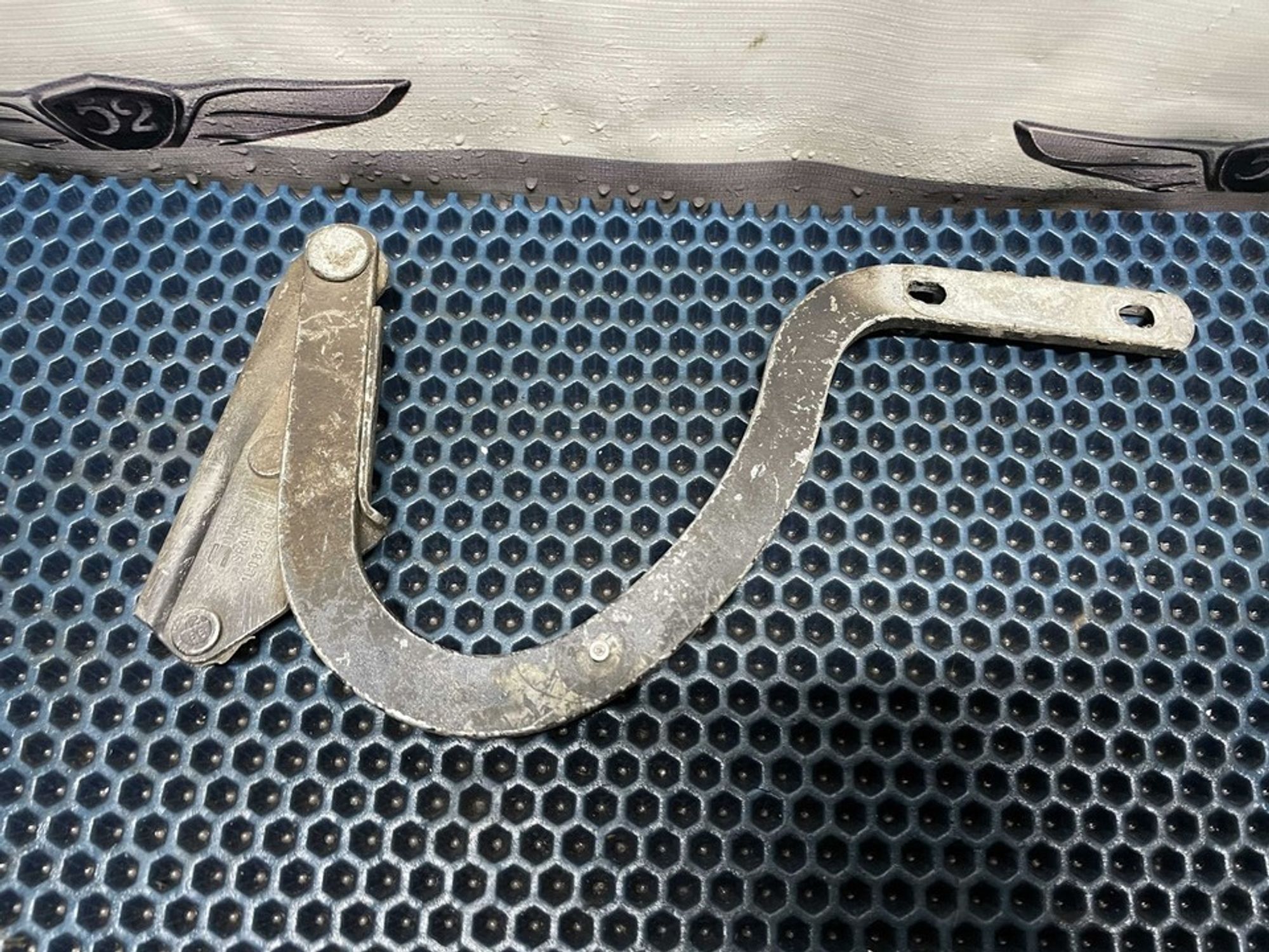 1L0823301 Петля капота левая L Seat Toledo I, 600 рублей, Нижний Новгород