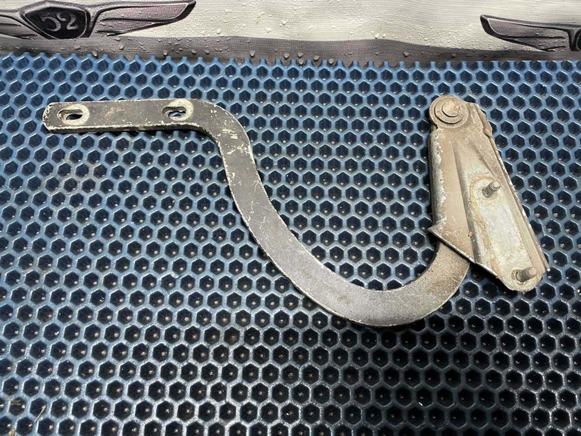 1L0823301 Петля капота левая L Seat Toledo I, 600 рублей, Нижний Новгород