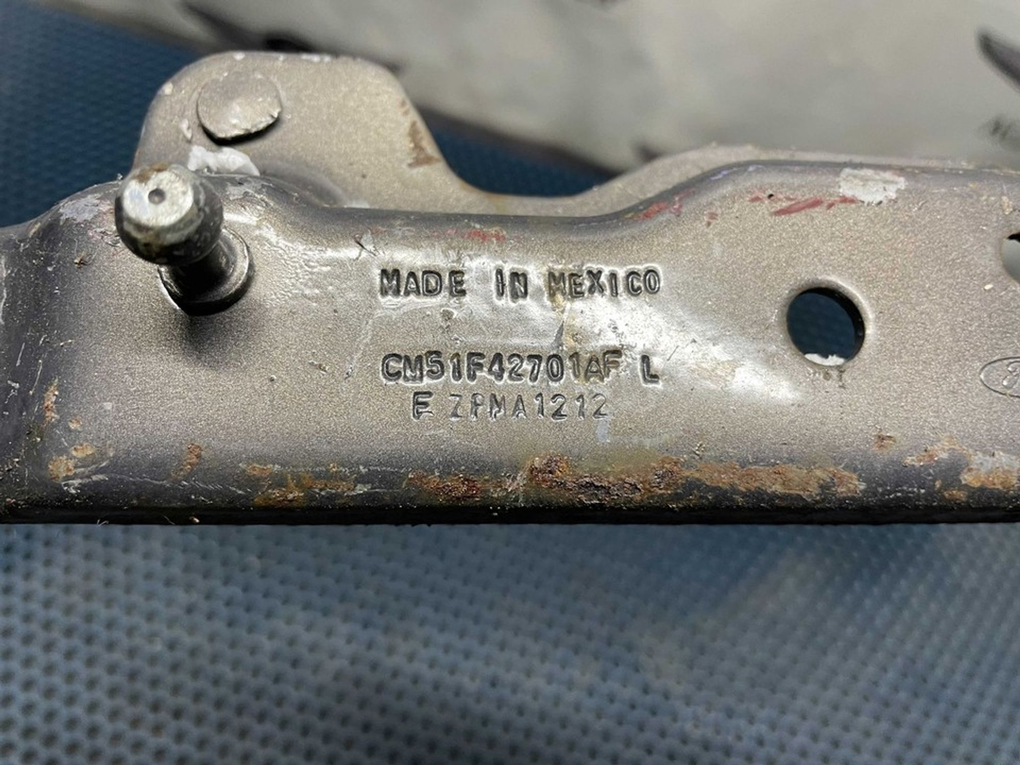 CM51F42701AF Петля крышки багажника левая L Ford Focus III, 1300 рублей, Нижний Новгород