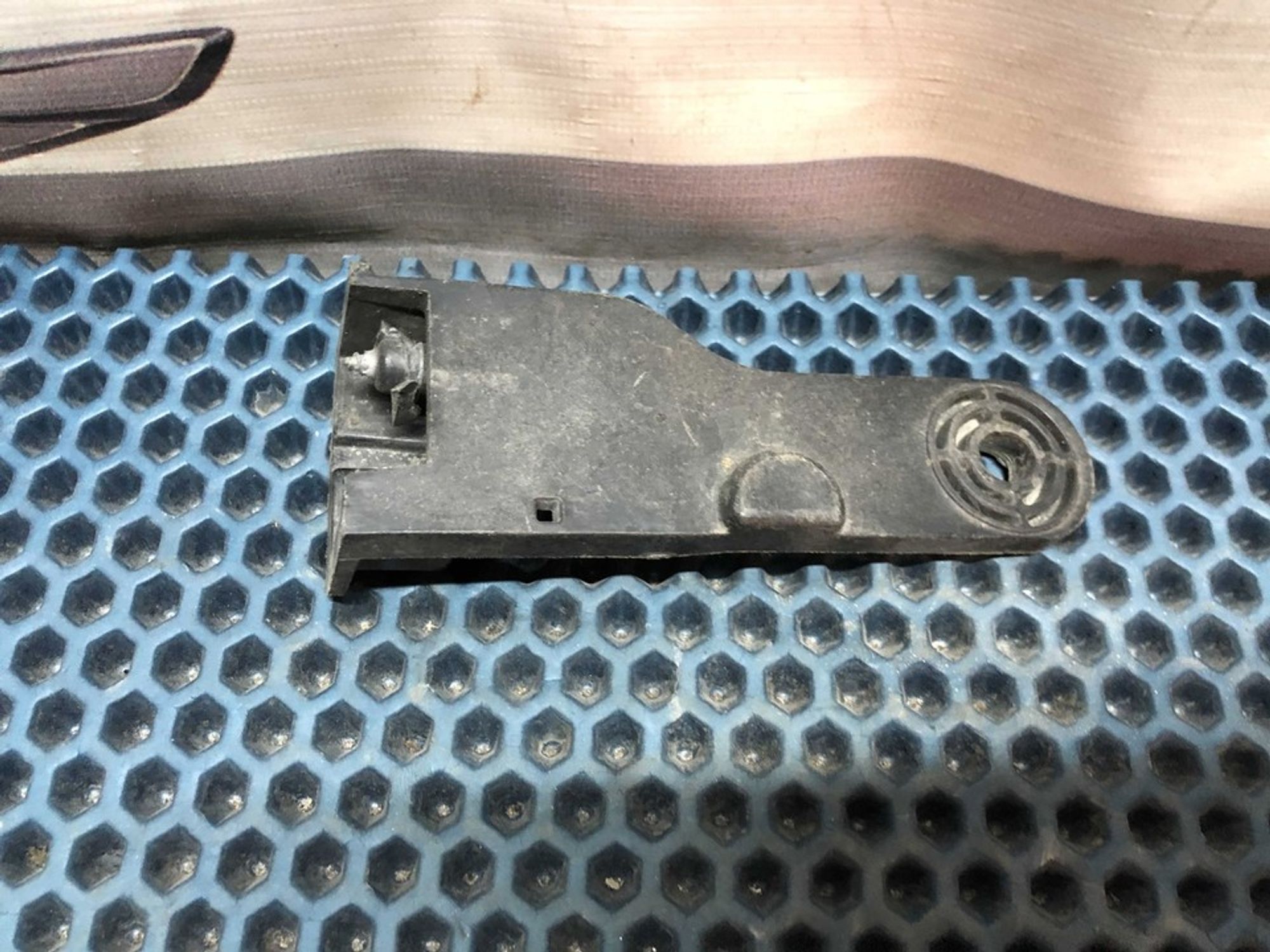 Кронштейн фары правый R Hyundai Solaris I, 700 рублей, Нижний Новгород