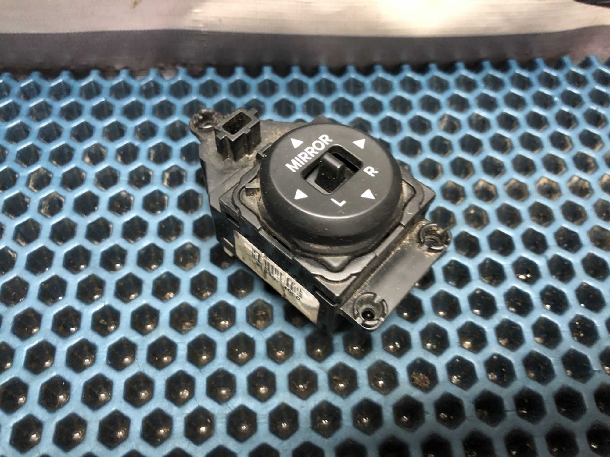 935301R000 Переключатель регулировки зеркала Hyundai Solaris I, 700 рублей, Нижний Новгород