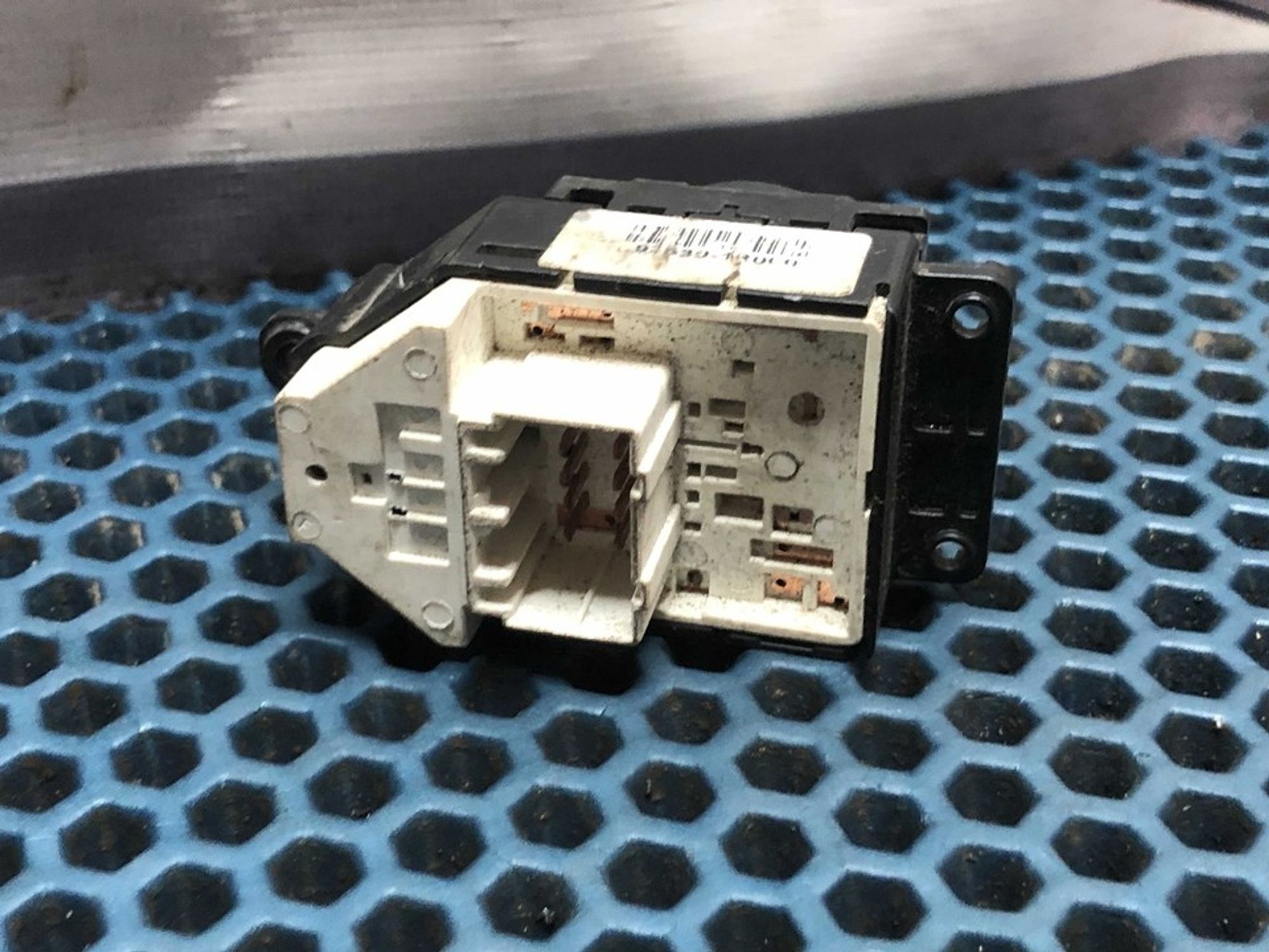 935301R000 Переключатель регулировки зеркала Hyundai Solaris I, 700 рублей, Нижний Новгород