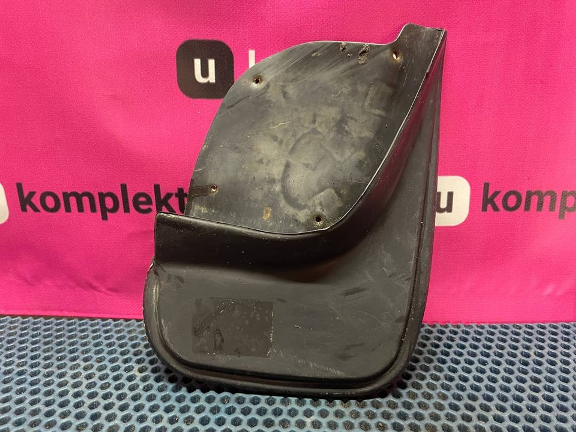 Брызговик задний правый R Toyota Corolla E160/E170, 500 рублей, Нижний Новгород