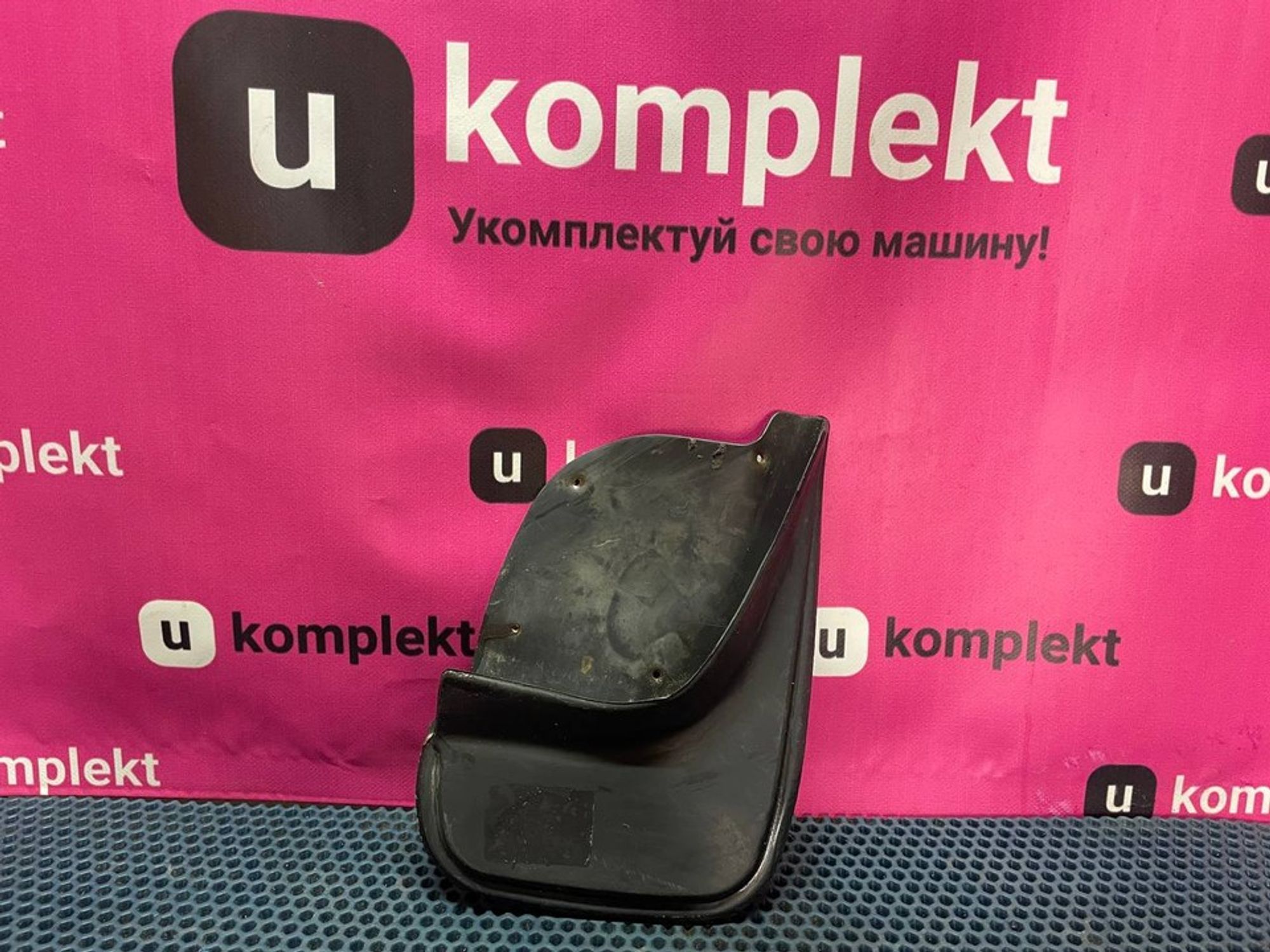 Брызговик задний правый R Toyota Corolla E160/E170, 500 рублей, Нижний Новгород