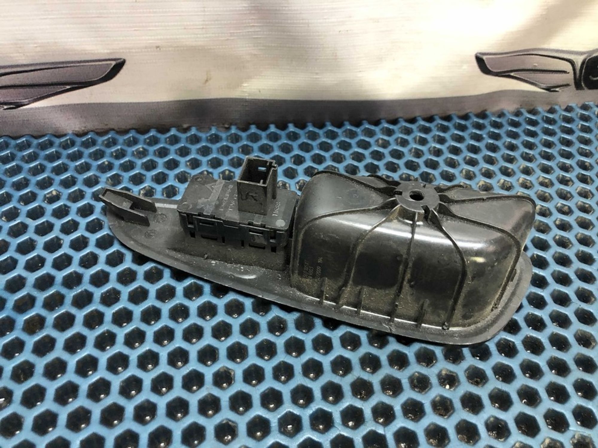 96565185XT Кнопка стеклоподъемника Peugeot 308 I, 500 рублей, Нижний Новгород