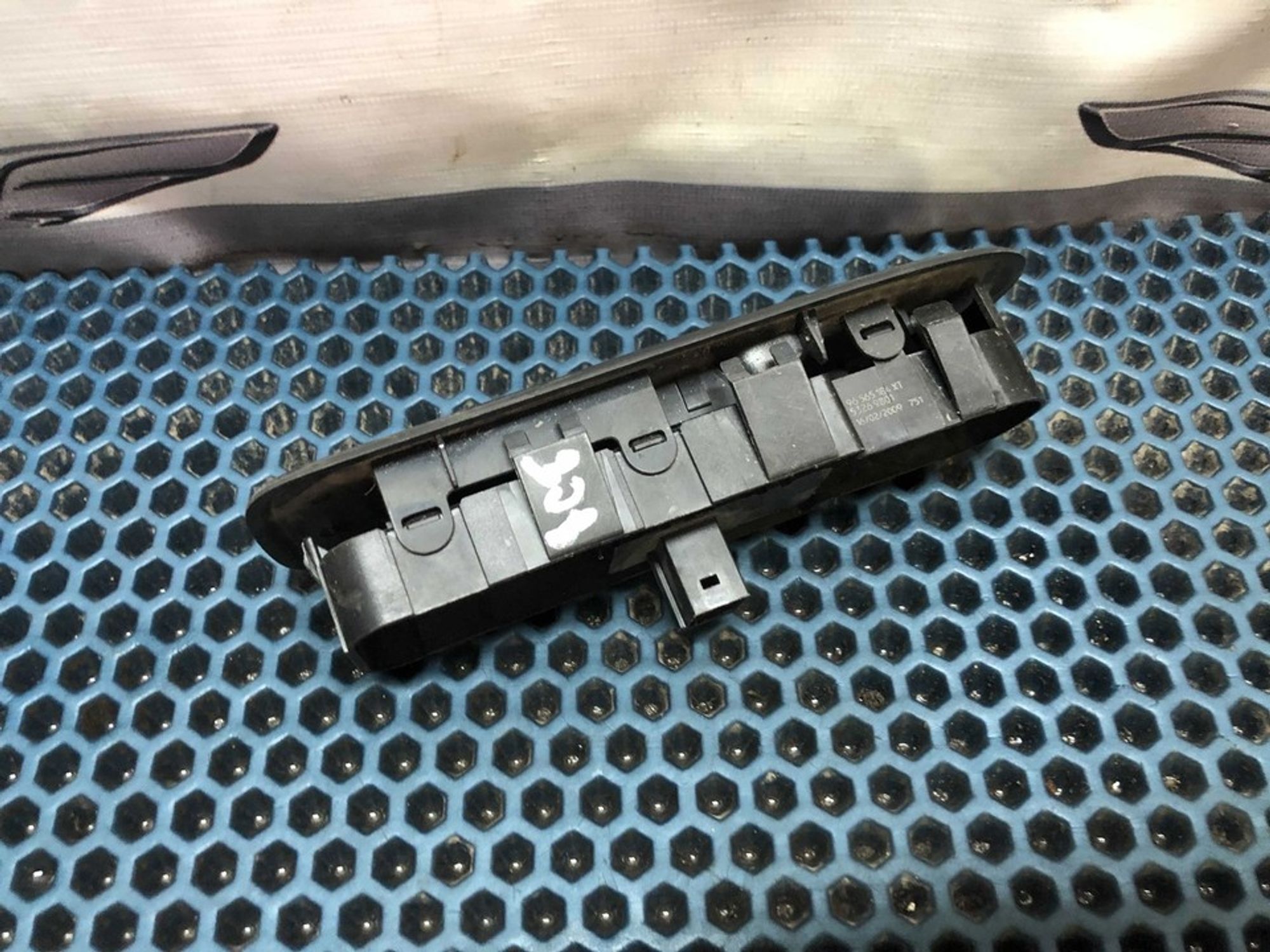 96565184XT Кнопка стеклоподъемника Peugeot 308 I, 500 рублей, Нижний Новгород