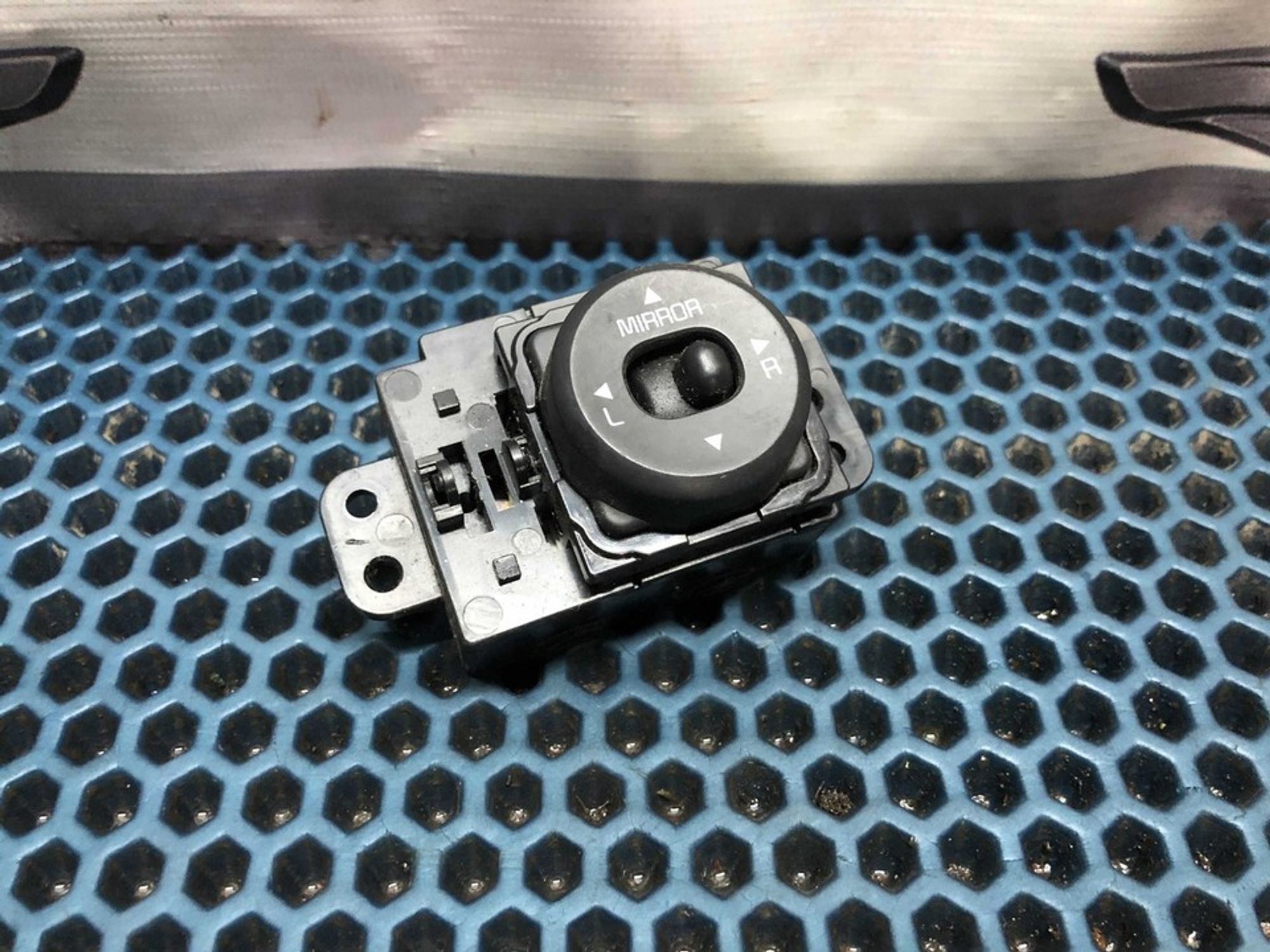 93530A2000 Переключатель регулировки зеркала Kia Ceed II, 600 рублей, Нижний Новгород