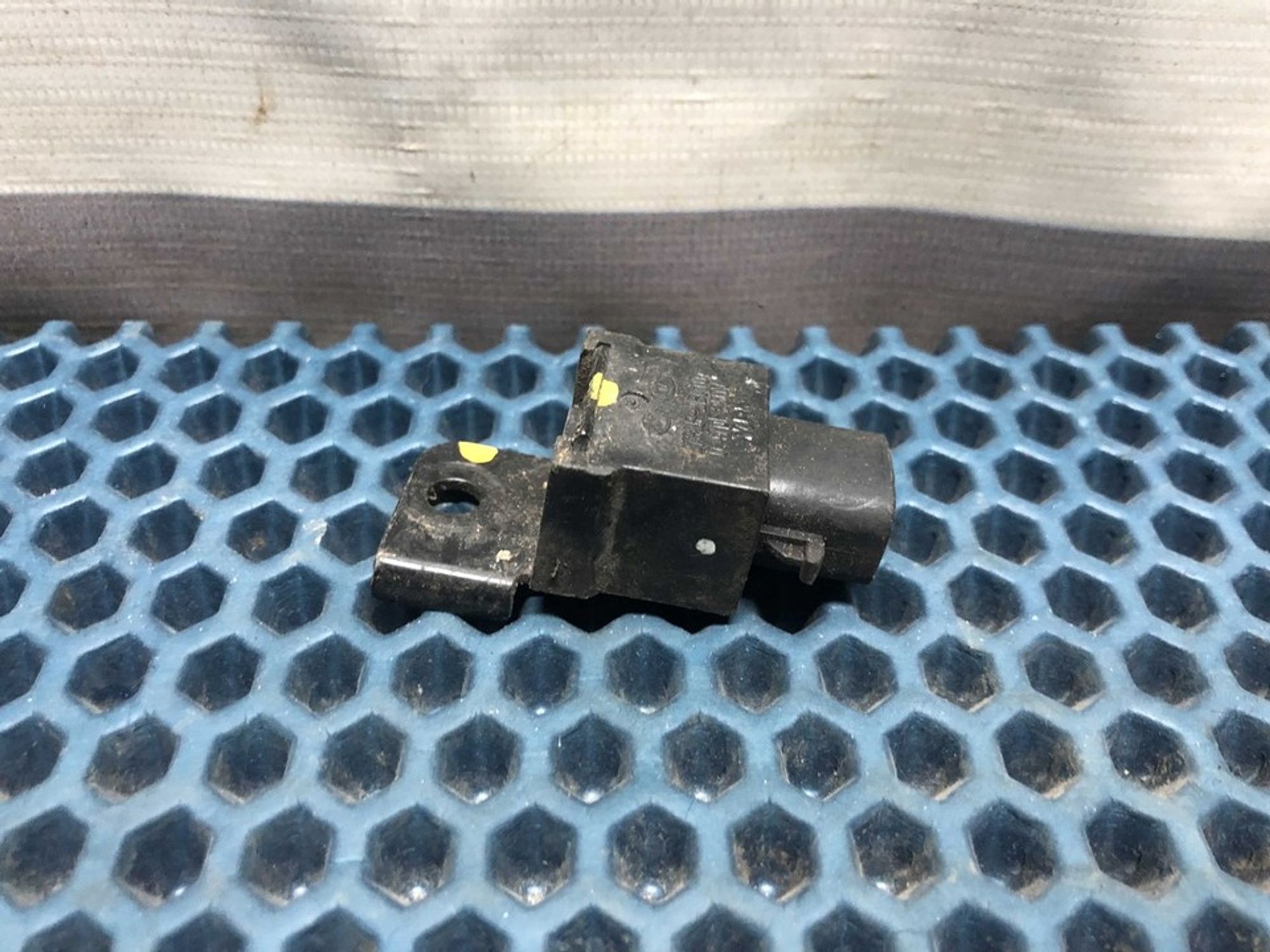 273252B010 Конденсатор катушки зажигания Hyundai Неопознанная модель, 500 рублей, Нижний Новгород