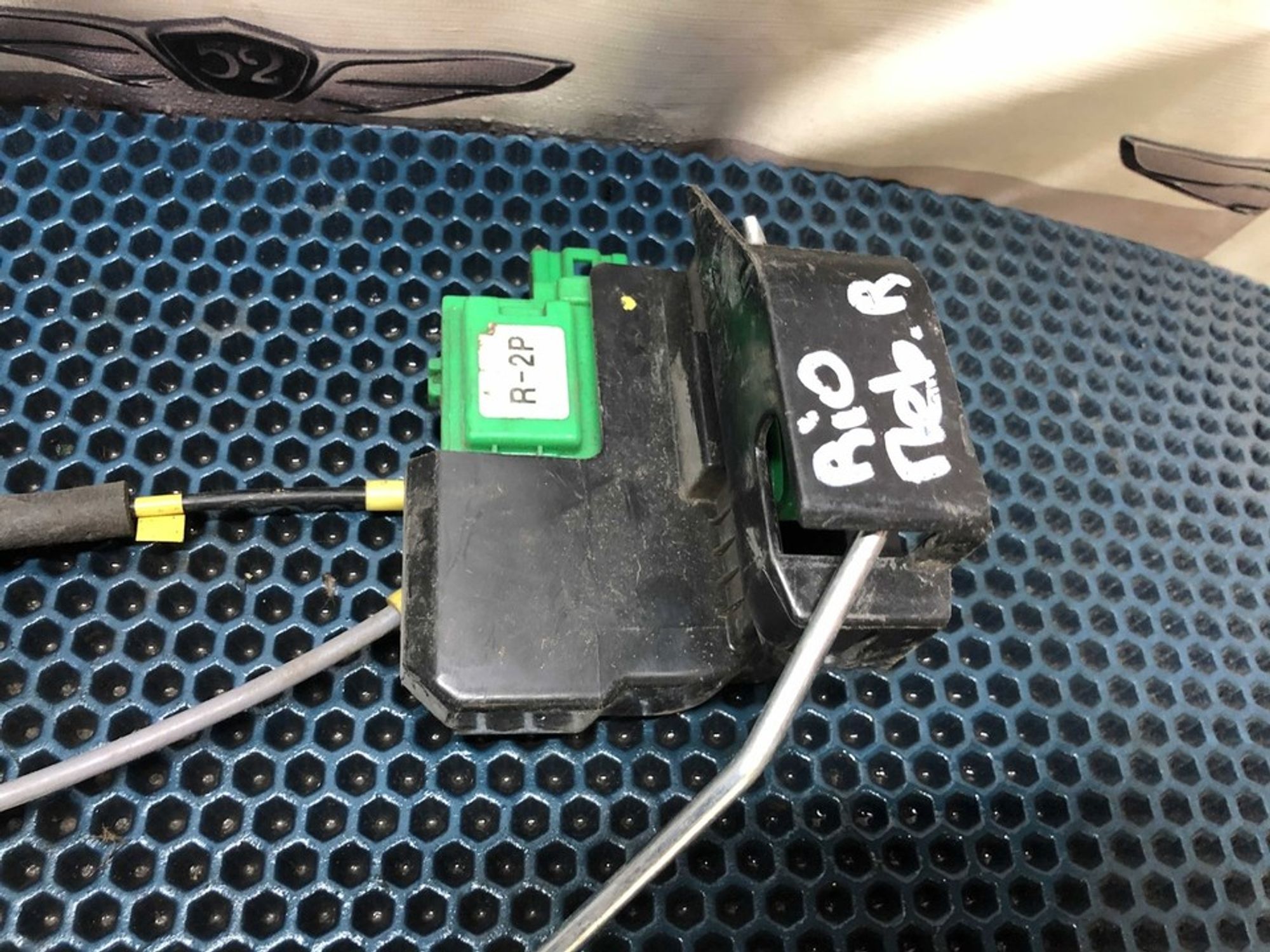 813204L020 Замок двери передней правой R Hyundai Solaris I, 1000 рублей, Нижний Новгород