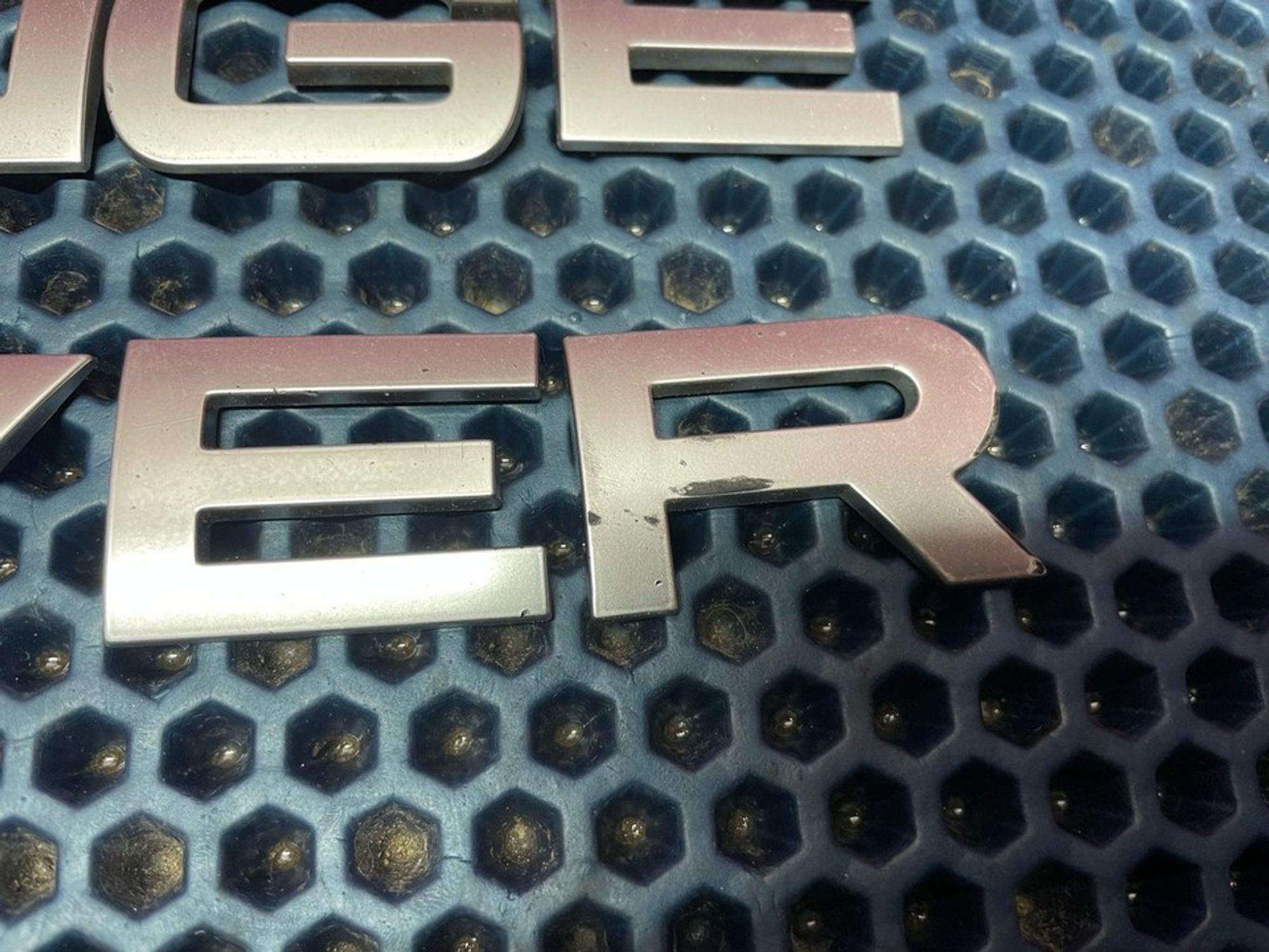 LR092803 Эмблема Land Rover Range Rover Evoque, 900 рублей, Нижний Новгород