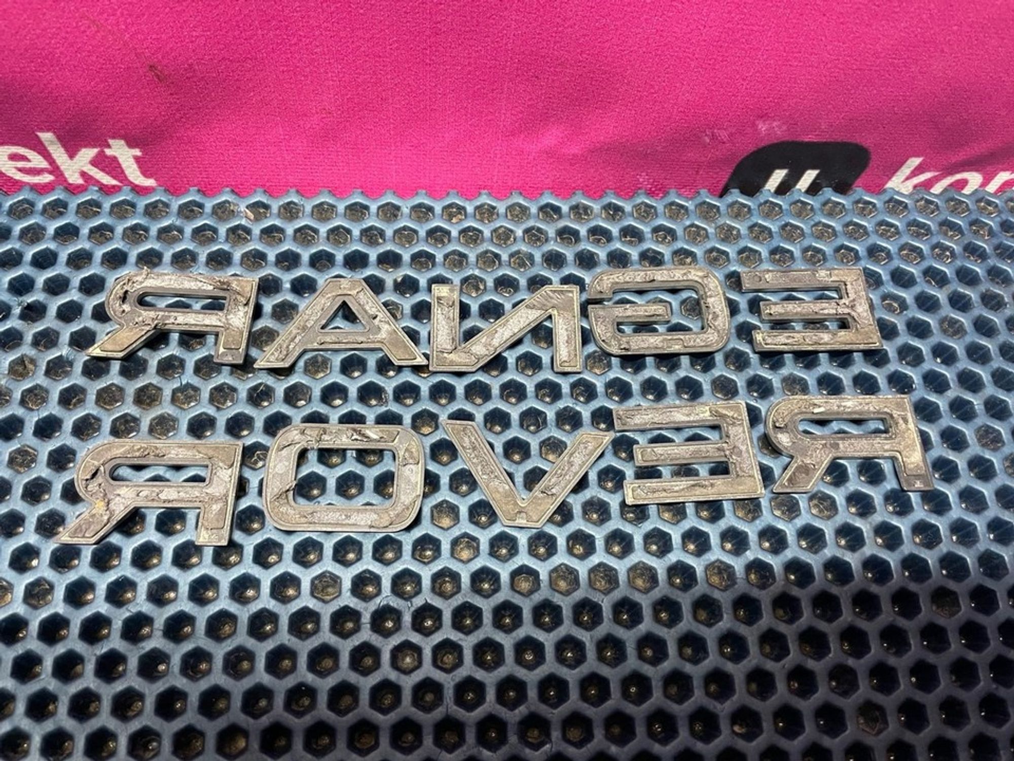 LR092803 Эмблема Land Rover Range Rover Evoque, 900 рублей, Нижний Новгород