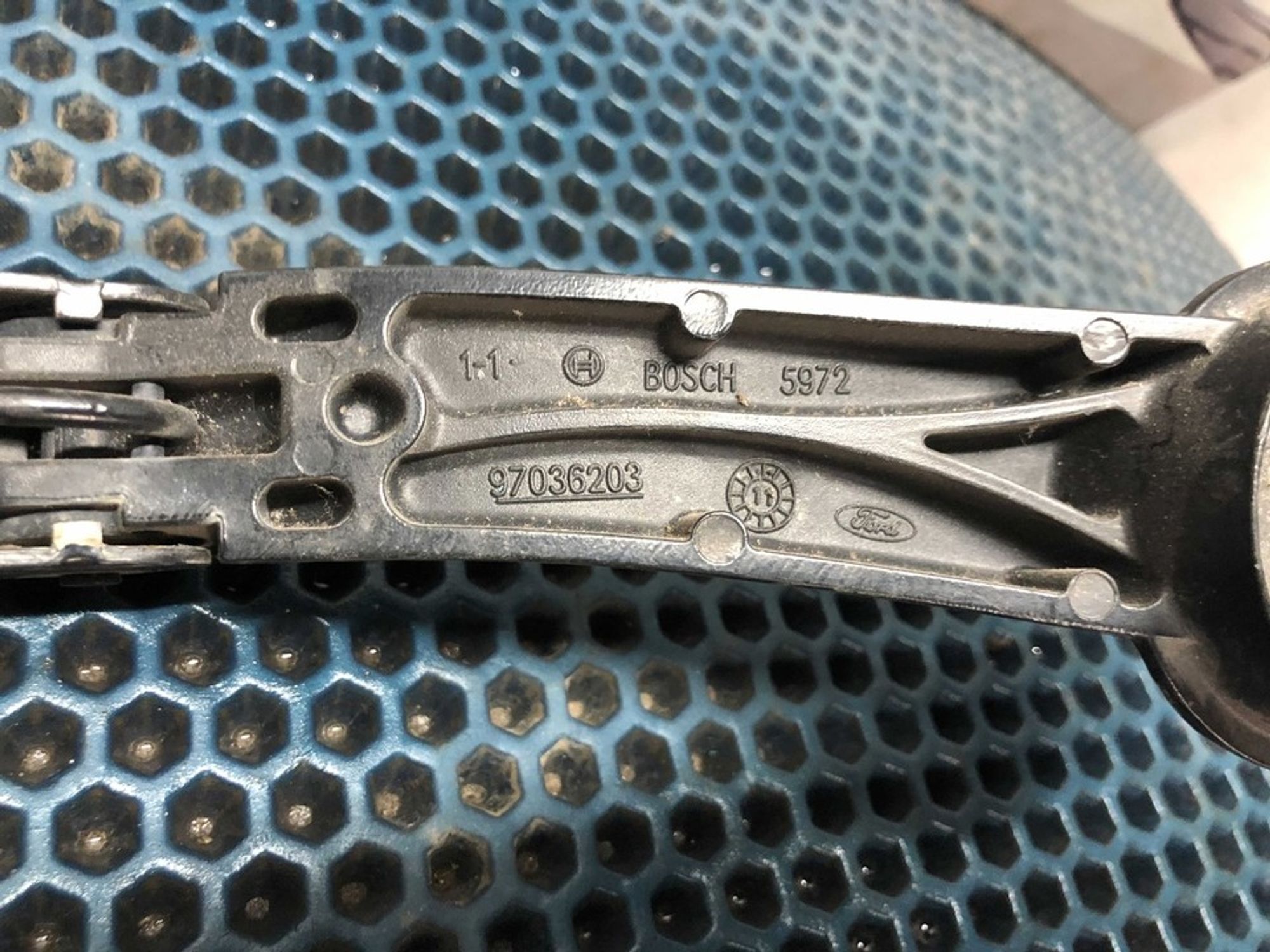 BM5117526BB Поводок стеклоочистителя правый R Ford Focus III, 700 рублей, Нижний Новгород