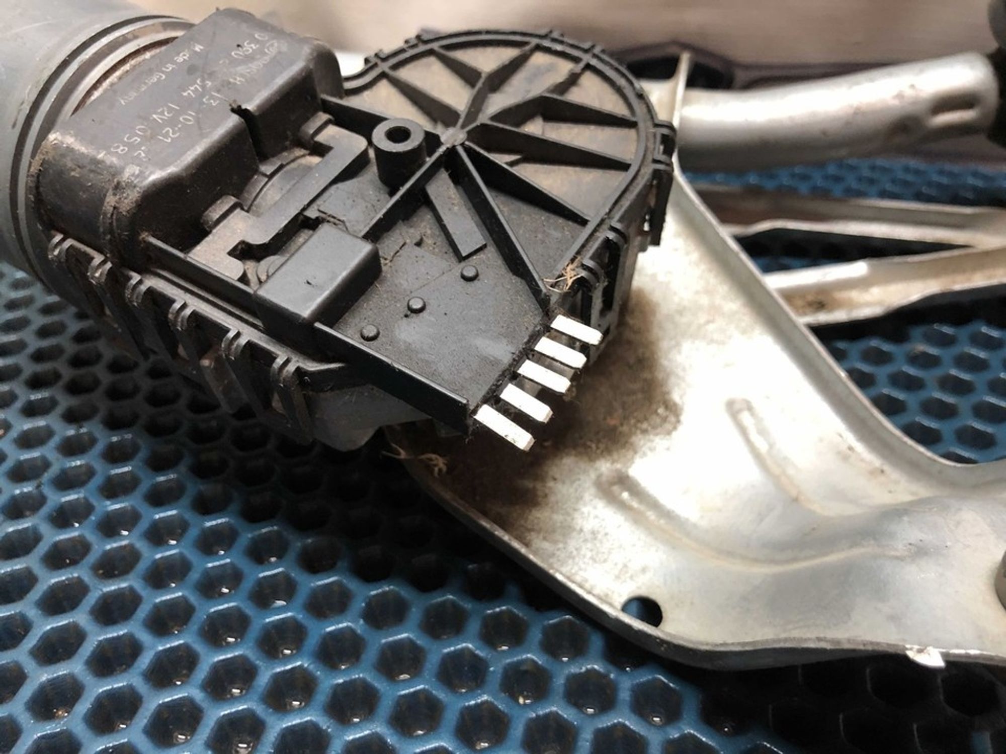 8200619512 Трапеция стеклоочистителей с моторчиком Renault Duster I, 1000 рублей, Нижний Новгород