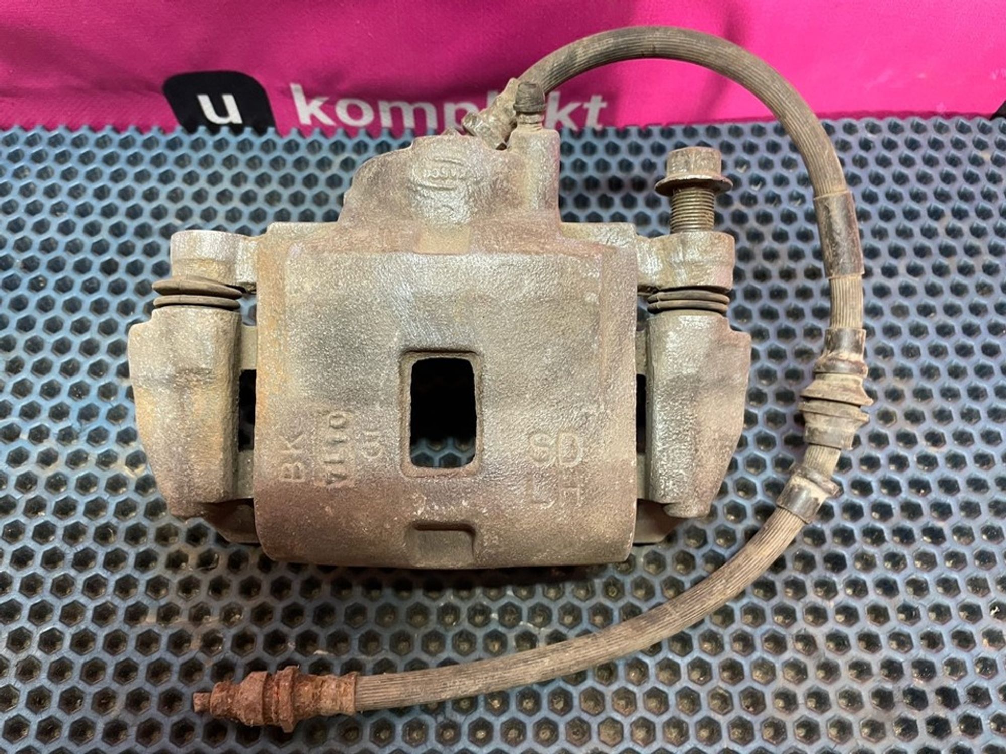 K0BB149990 Суппорт передний левый L Kia Mentor II, 1300 рублей, Нижний Новгород