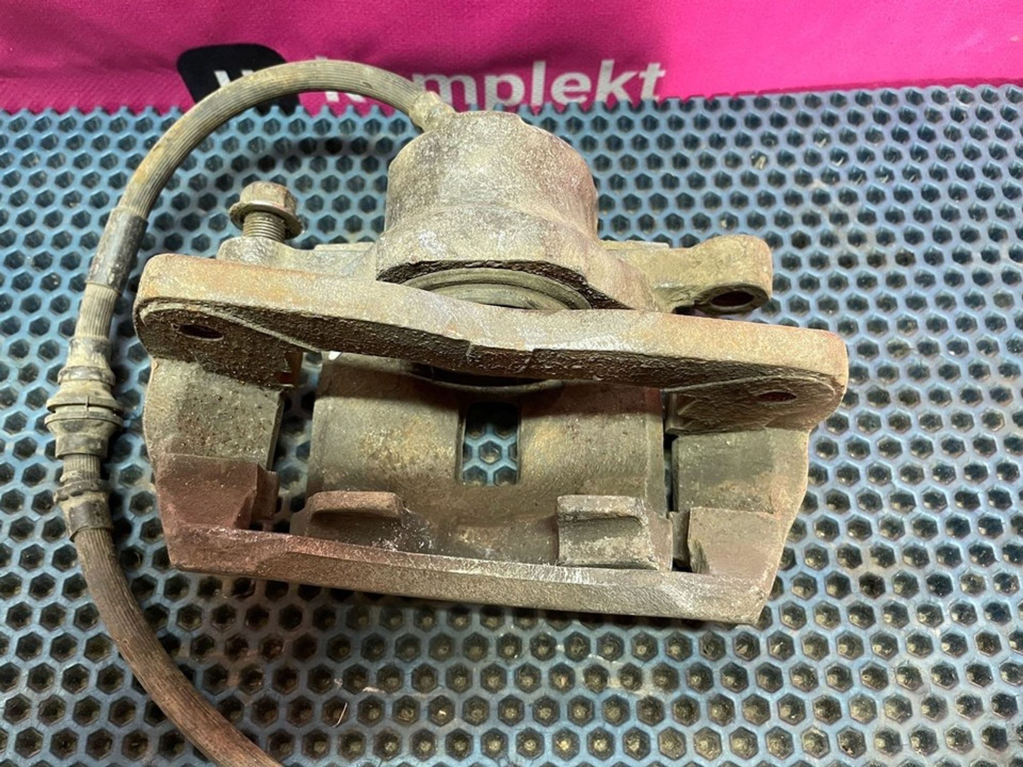 K0BB149990 Суппорт передний левый L Kia Mentor II, 1300 рублей, Нижний Новгород