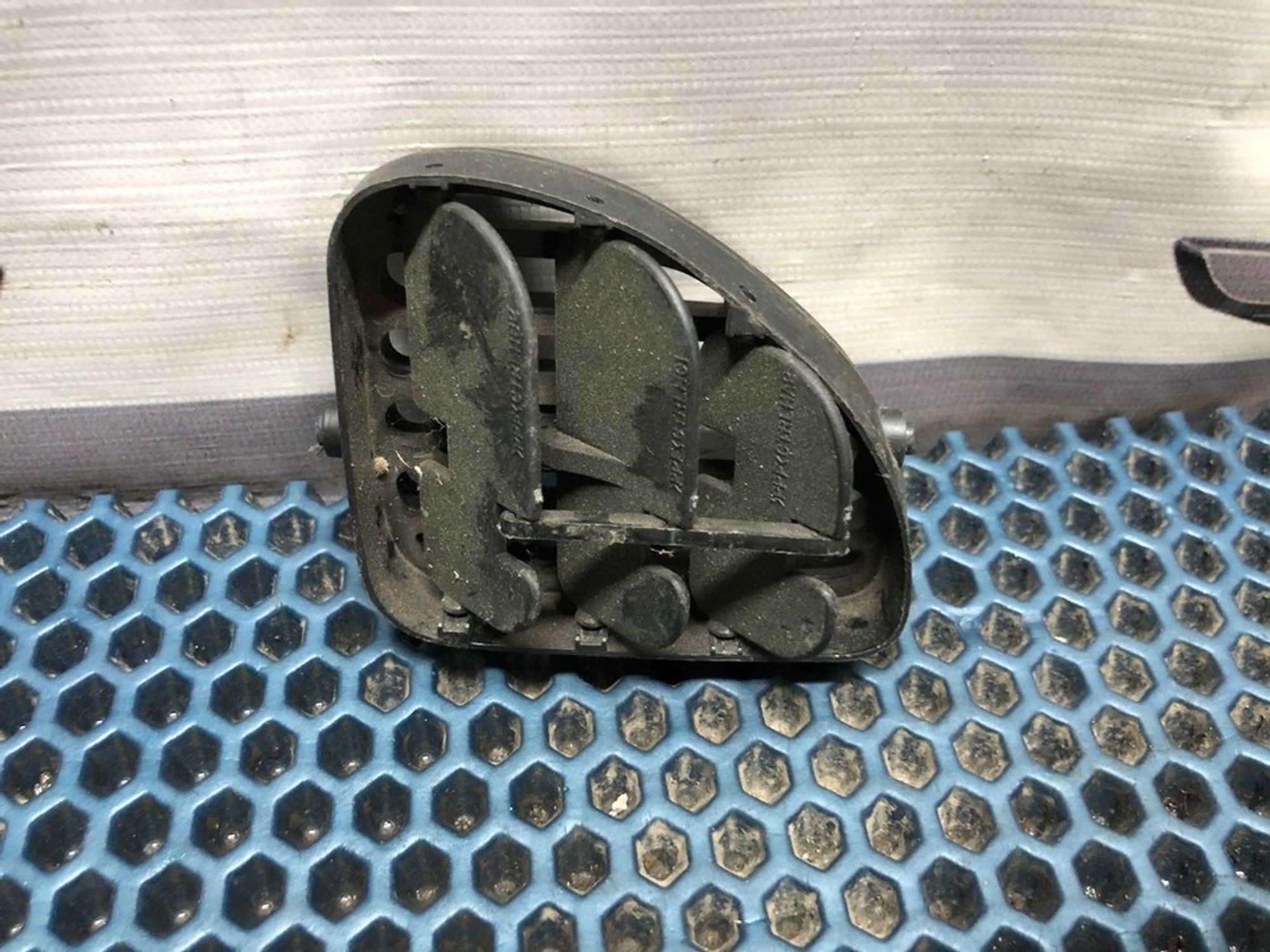 0K2N16481X Дефлектор воздушный левый L Kia Spectra I, 500 рублей, Нижний Новгород