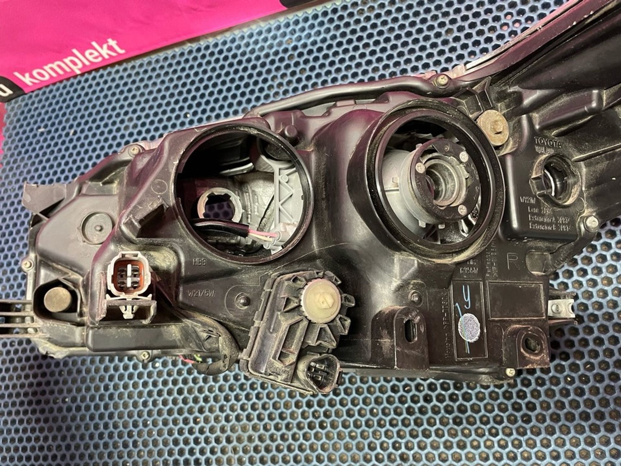 811300KG31 Фара правая R Toyota Fortuner II, 17000 рублей, Нижний Новгород