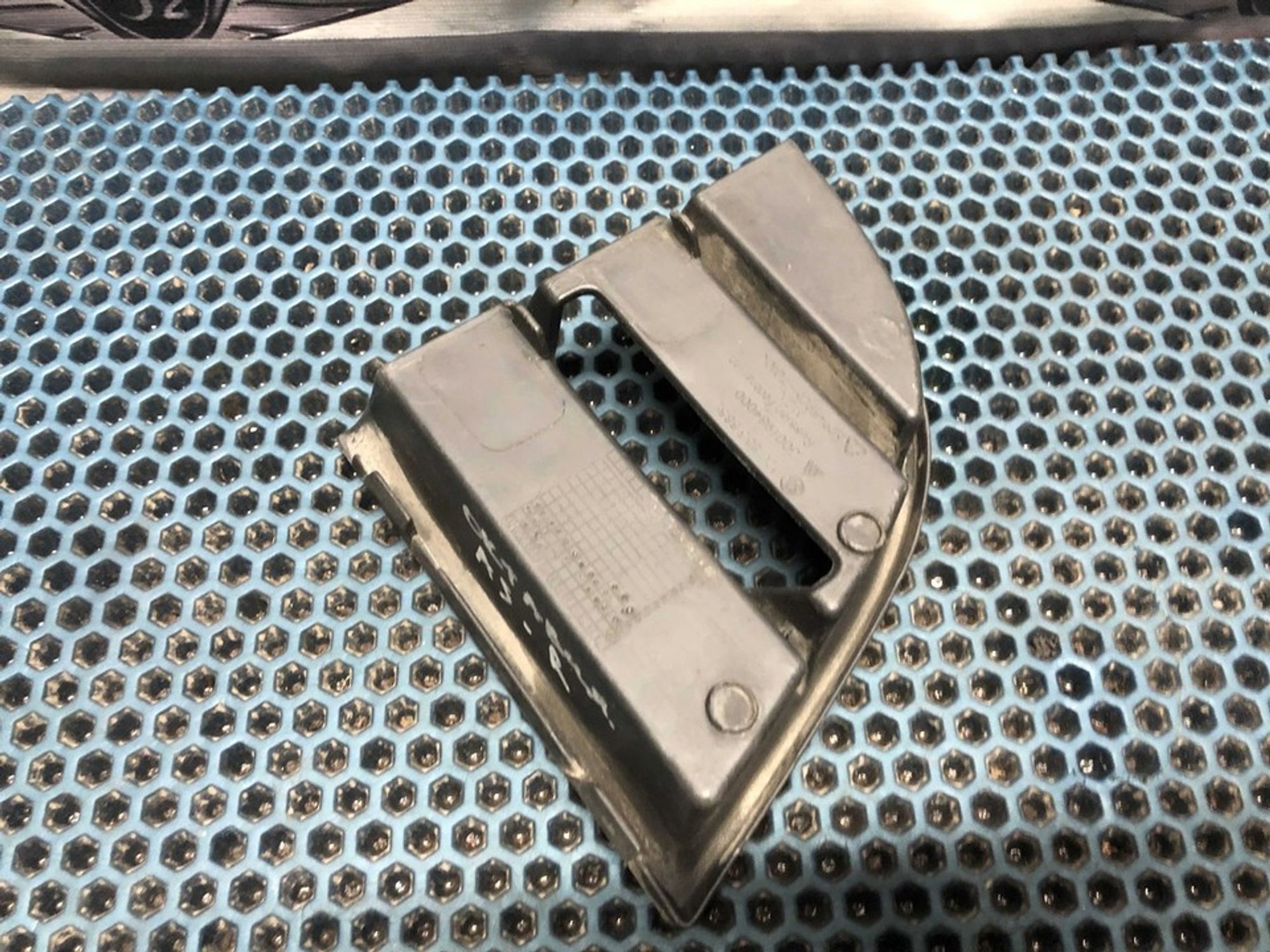 1ZU853665 Решетка в бампер передняя левая L Skoda Octavia II, 500 рублей, Нижний Новгород