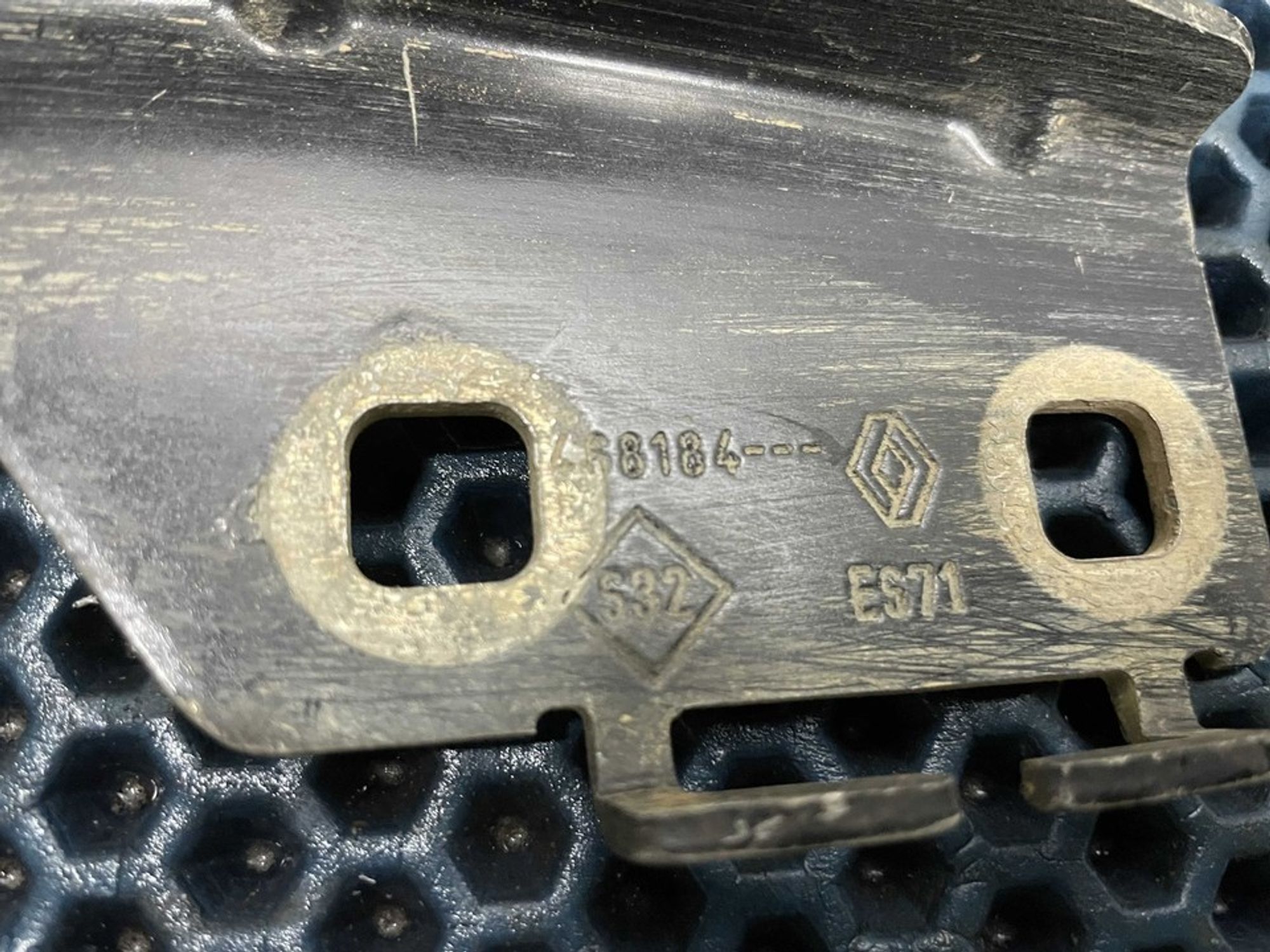 468184 Петля капота правая R Renault Megane II, 500 рублей, Нижний Новгород