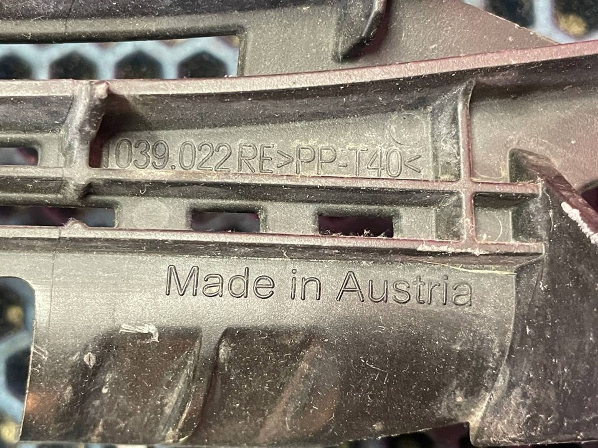 1039022 Кронштейн переднего бампера правый R BMW 6 G32, 2300 рублей, Нижний Новгород