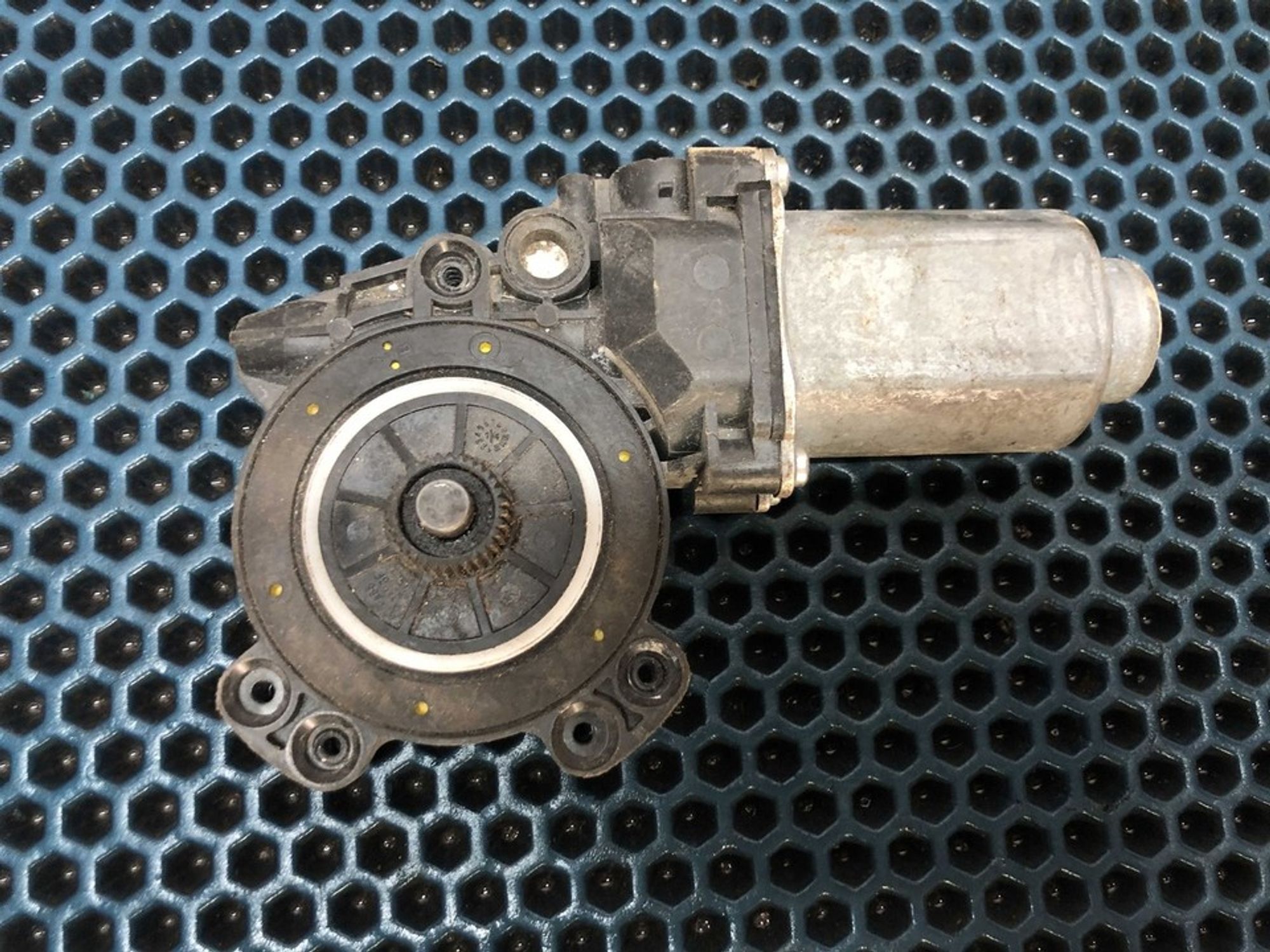 824600U000 Моторчик стеклоподъемника задний правый R Hyundai Solaris I, 700 рублей, Нижний Новгород