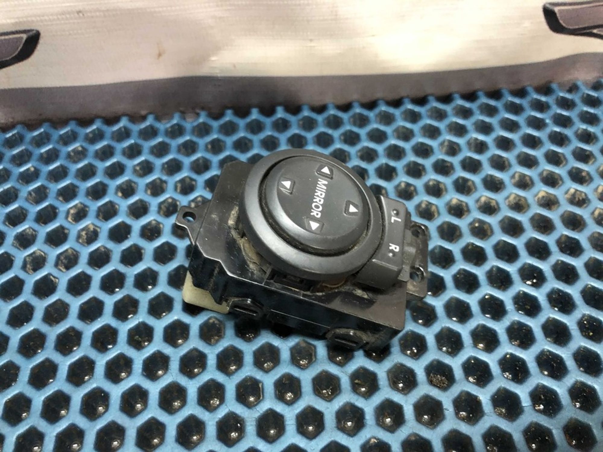 935304X000 Переключатель регулировки зеркал Kia Rio III, 700 рублей, Нижний Новгород