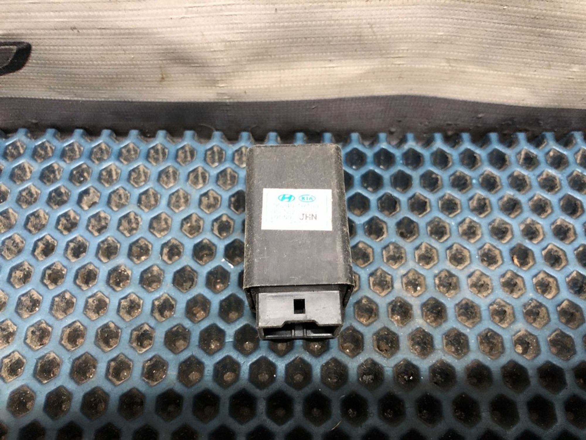 952401R100 Реле стоп-сигнала Hyundai Solaris I, 500 рублей, Нижний Новгород