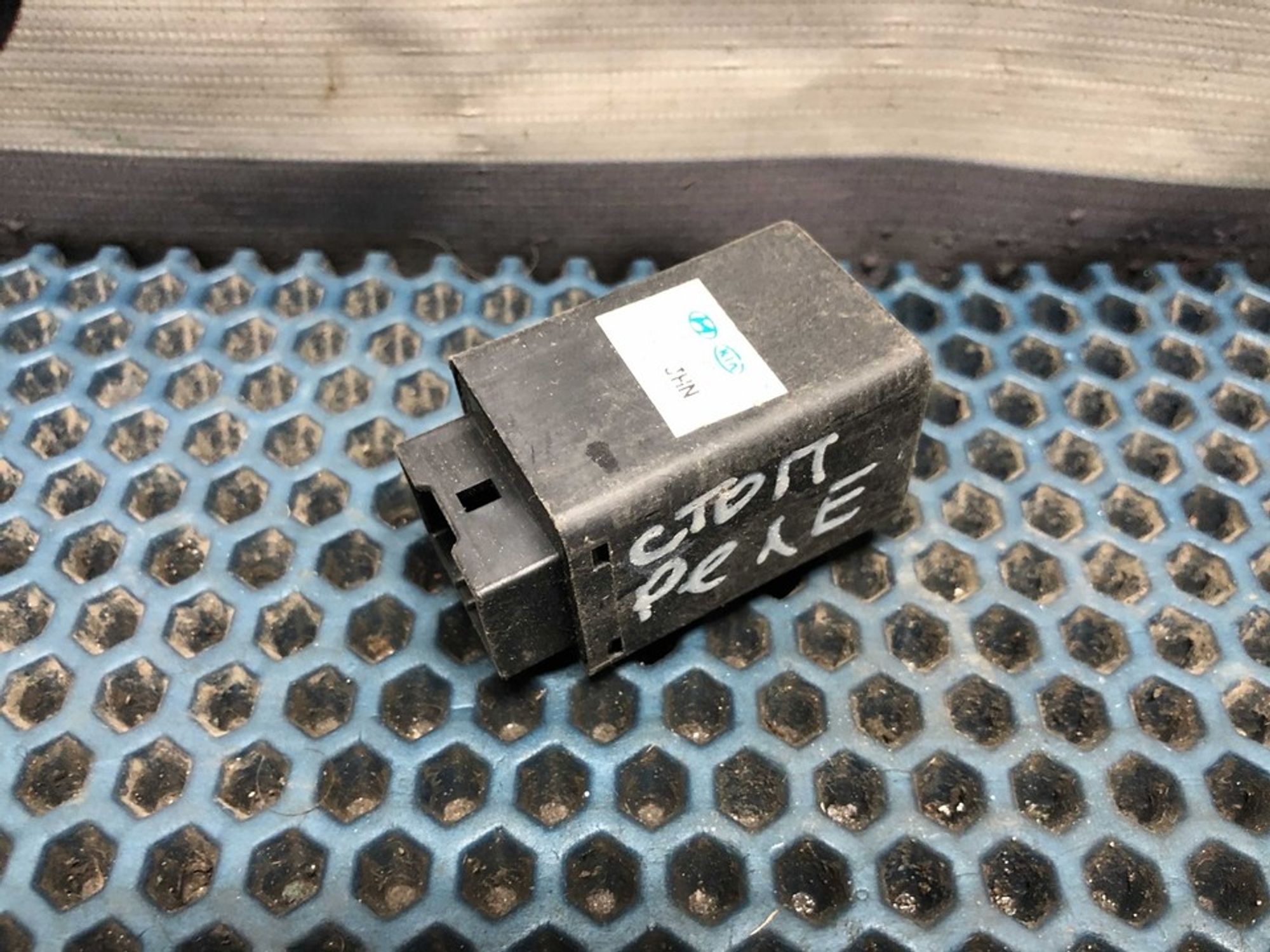 952401R100 Реле стоп-сигнала Hyundai Solaris I, 500 рублей, Нижний Новгород