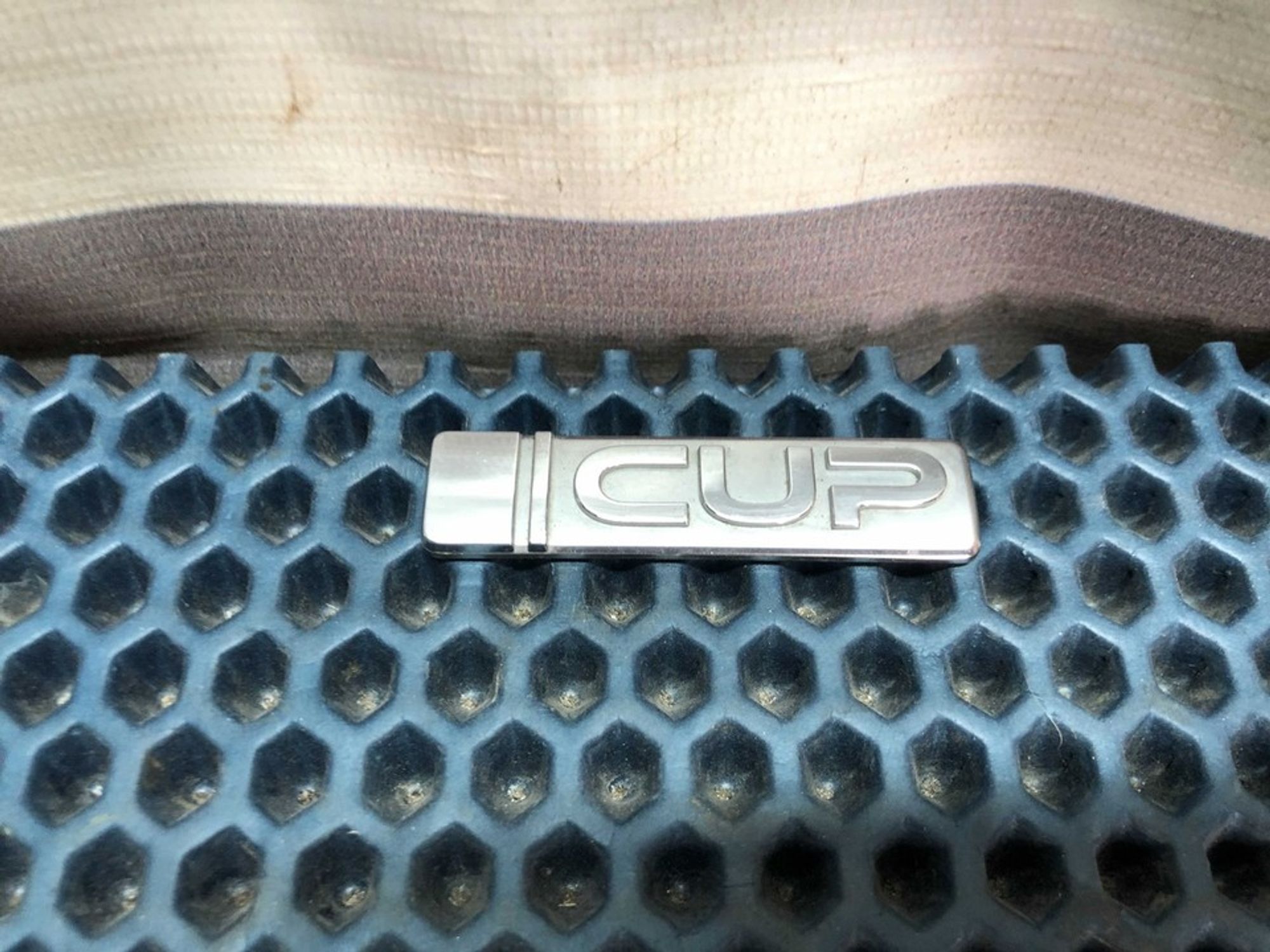 5G0853688Q Эмблема CUP Volkswagen Неопознанная модель, 500 рублей, Нижний Новгород