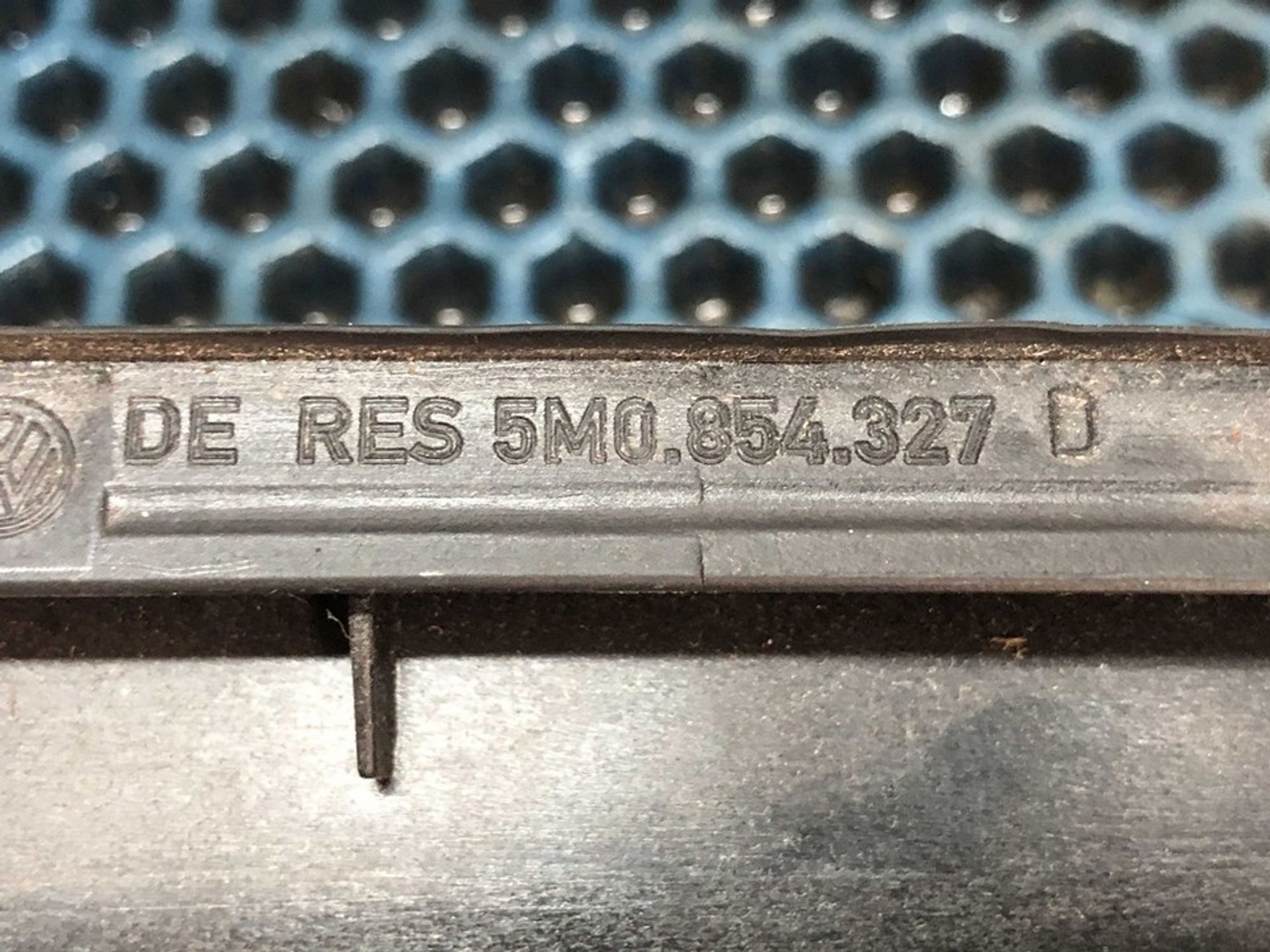 5M0854327D Накладка лобового стекла Volkswagen Golf Plus I, 700 рублей, Нижний Новгород