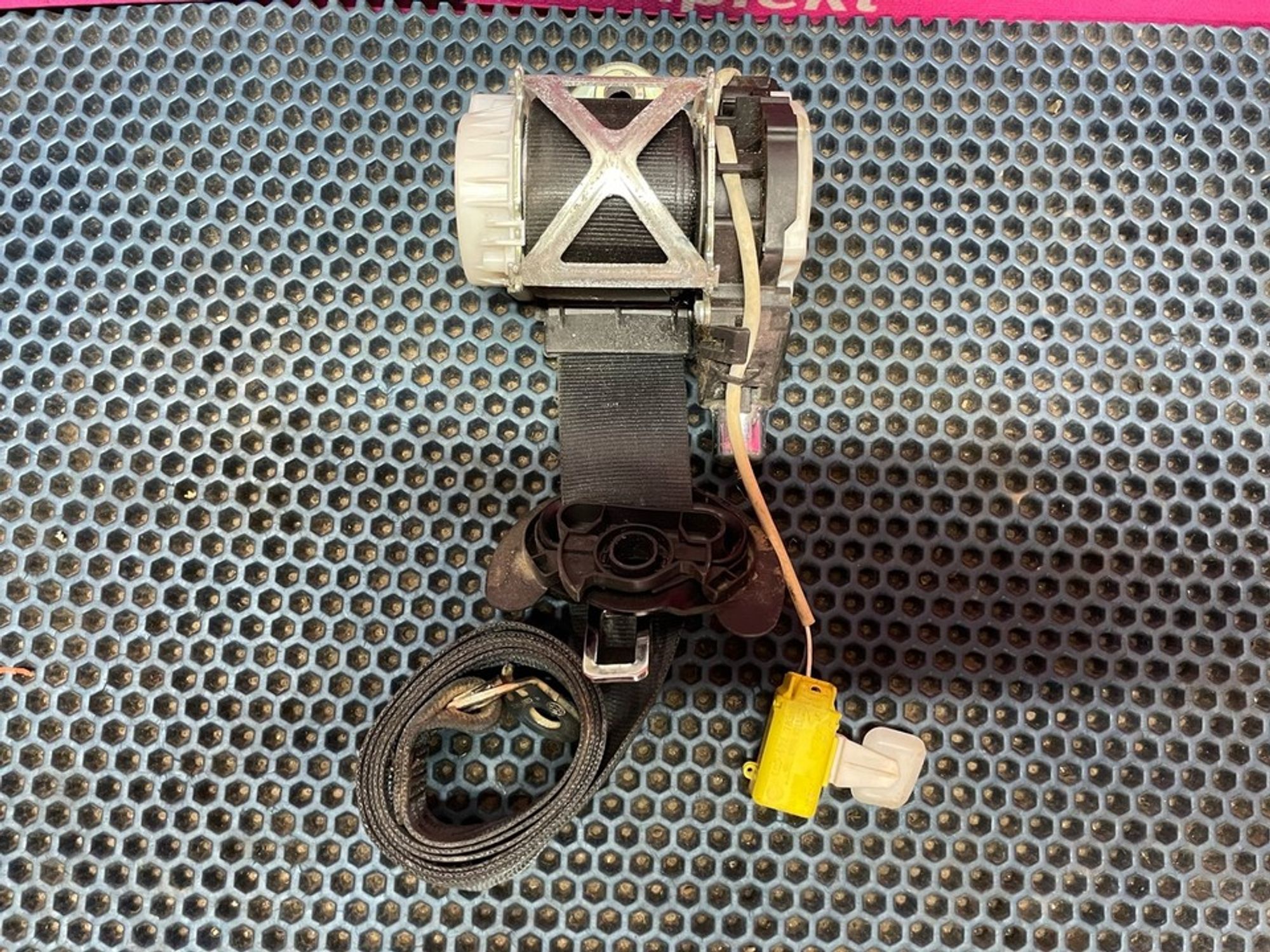 3C1857705 Ремень безопасности передний левый L Volkswagen Passat B6, 2500 рублей, Нижний Новгород