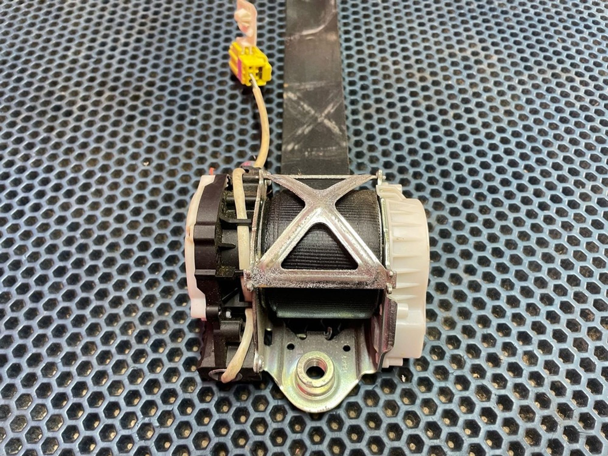 3C1857705 Ремень безопасности передний левый L Volkswagen Passat B6, 2500 рублей, Нижний Новгород