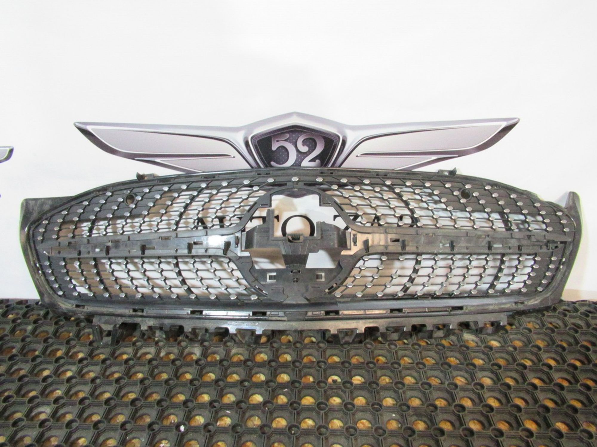 A1188800802 Облицовка решетки радиатора Mercedes-Benz CLA-class C117/X117, 3900 рублей, Нижний Новгород