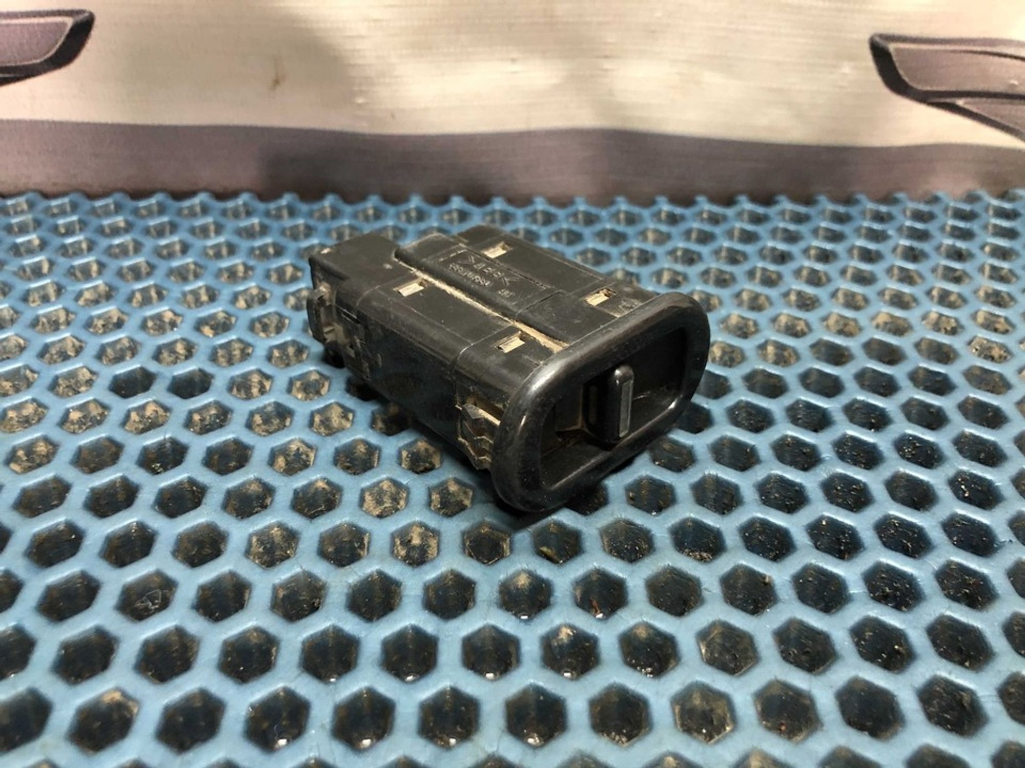 96179135 Кнопка стеклоподъемника Daewoo Nexia I, 300 рублей, Нижний Новгород