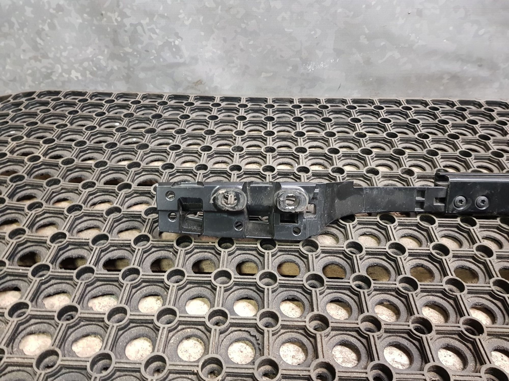 6340860100C0 Рейлинг крыши левый L Toyota Land Cruiser 200, 3000 рублей, Нижний Новгород