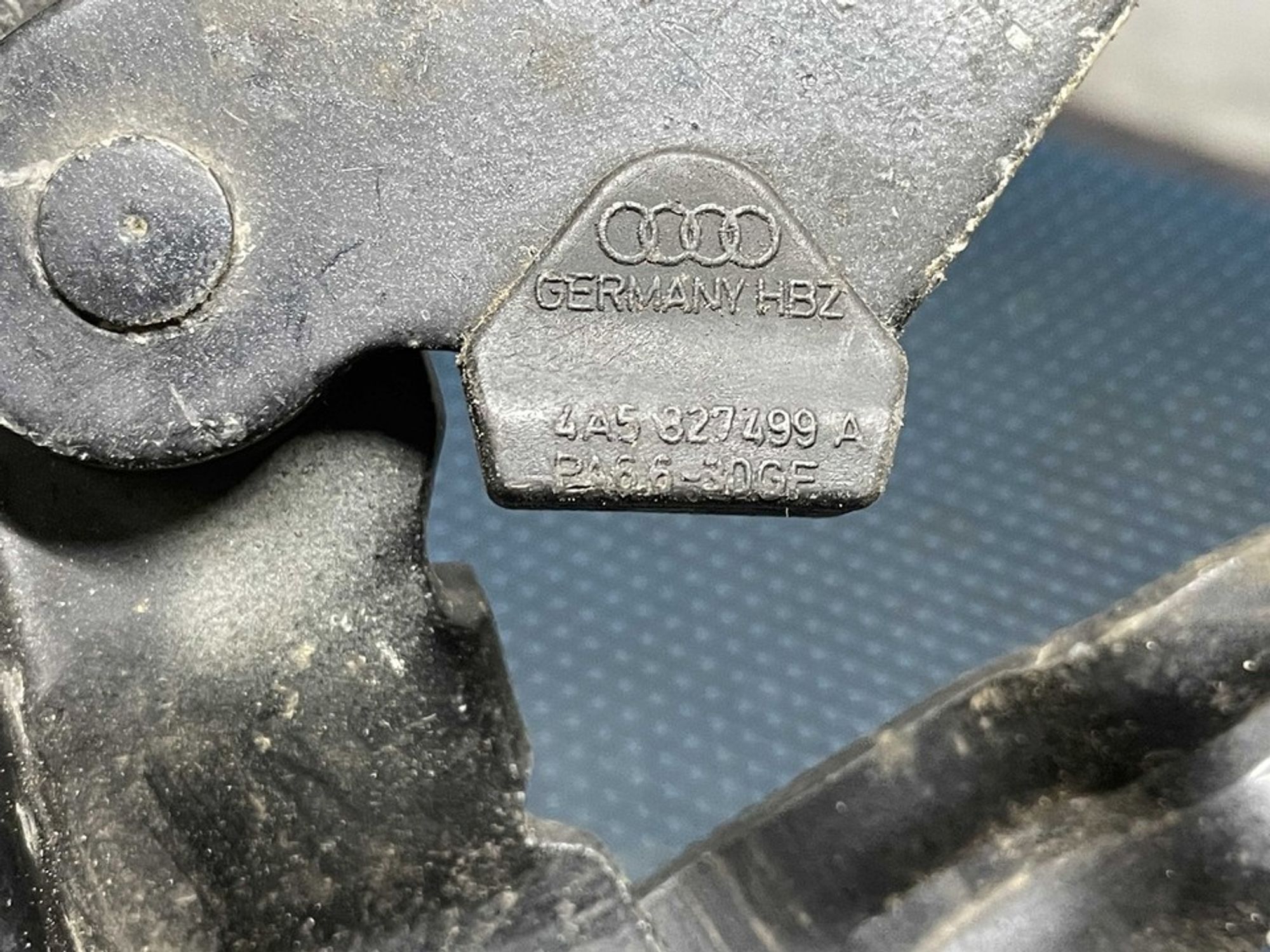 4A5827499A Петля капота левая L Audi 100 C4, 600 рублей, Нижний Новгород