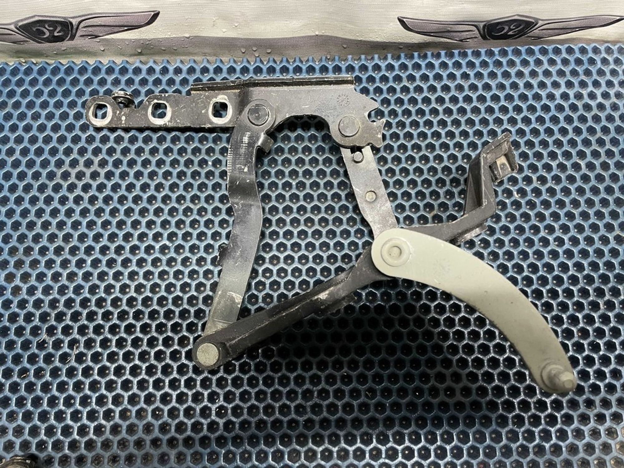 A2218800328 Петля капота левая L Mercedes-Benz S-class W221, 1600 рублей, Нижний Новгород