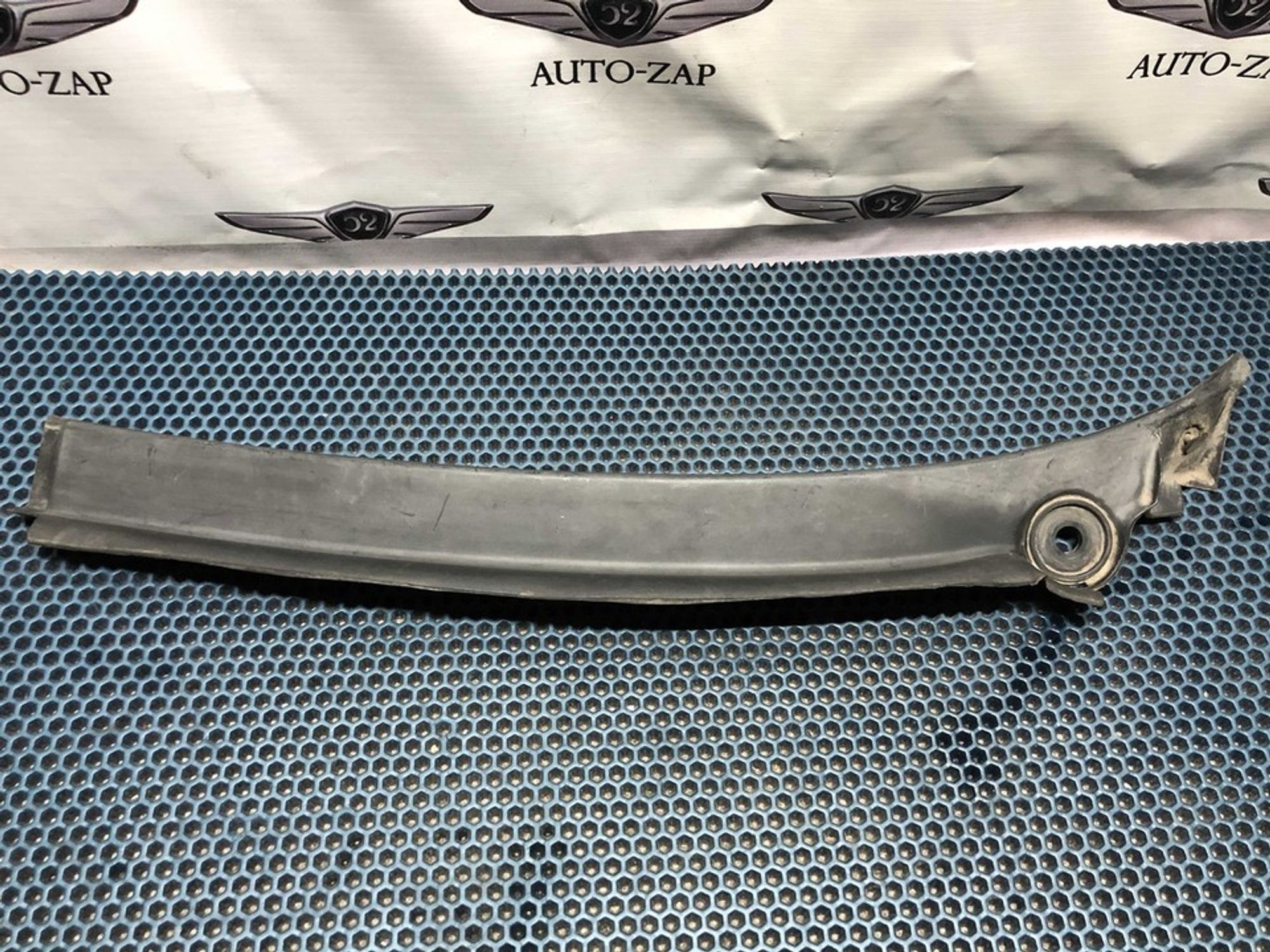 357853829 Решетка стеклоочистителя (планка под лобовое стекло) Volkswagen Passat B3, 1000 рублей, Нижний Новгород