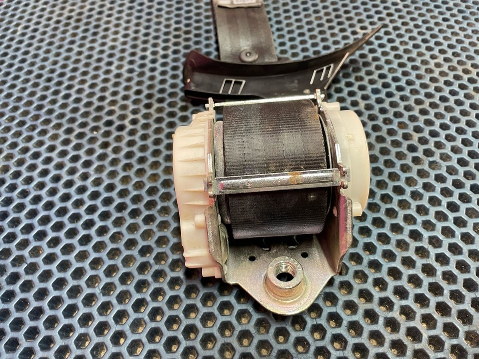 3C5857805 Ремень безопасности задний левый L Volkswagen Passat B6, 700 рублей, Нижний Новгород