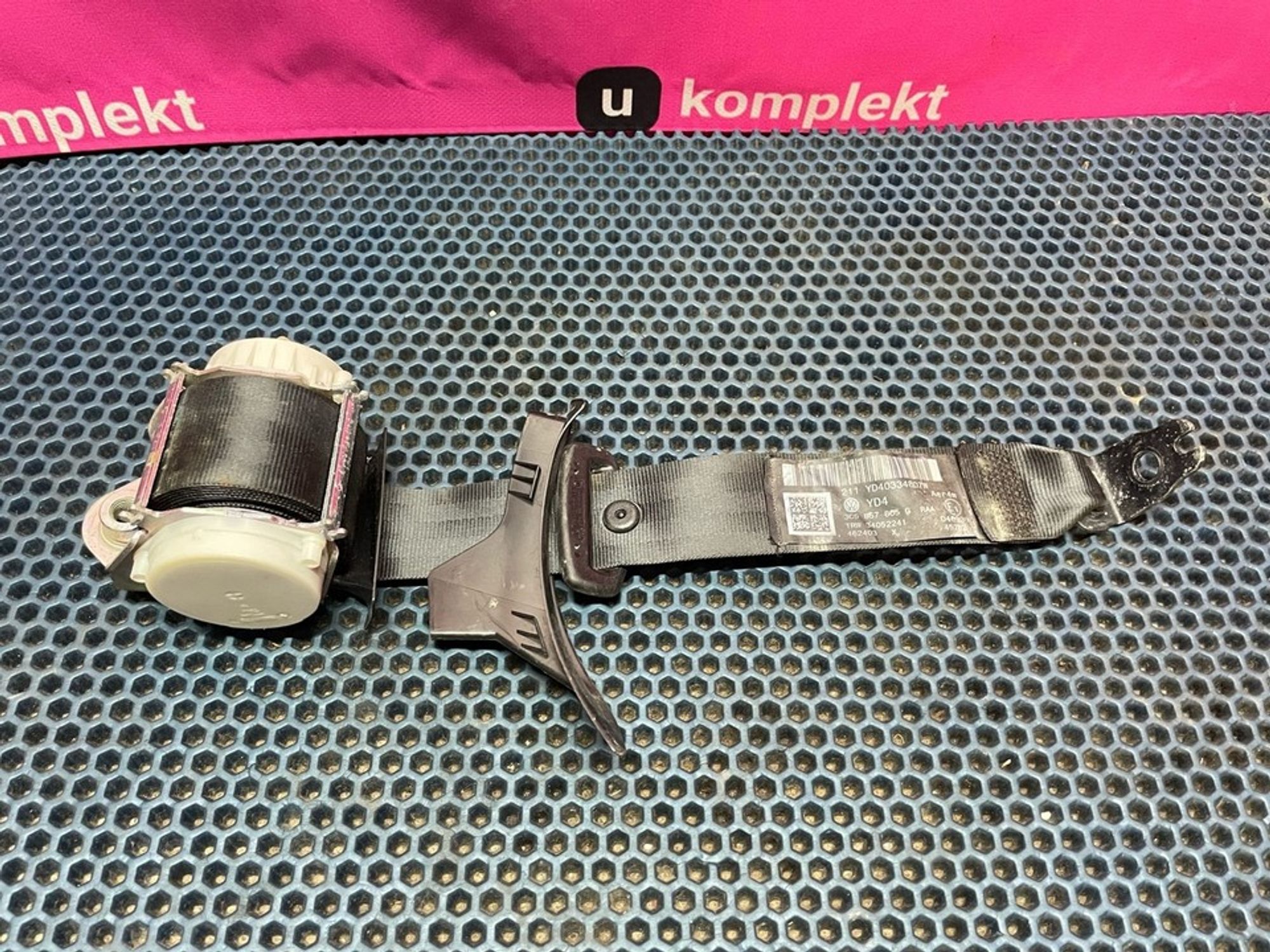 3C5857805 Ремень безопасности задний левый L Volkswagen Passat B6, 700 рублей, Нижний Новгород