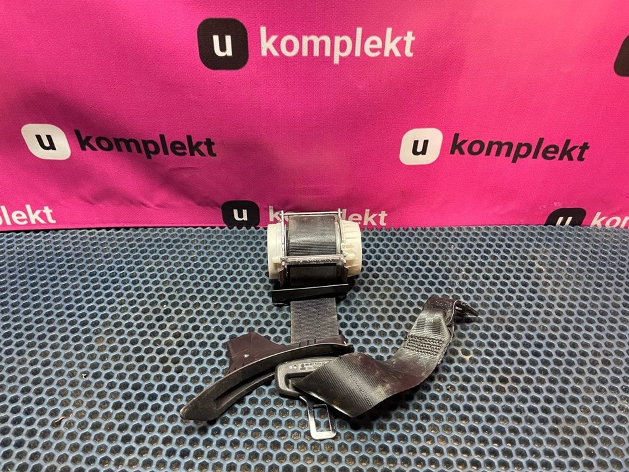 3C5857805 Ремень безопасности задний левый L Volkswagen Passat B6, 700 рублей, Нижний Новгород