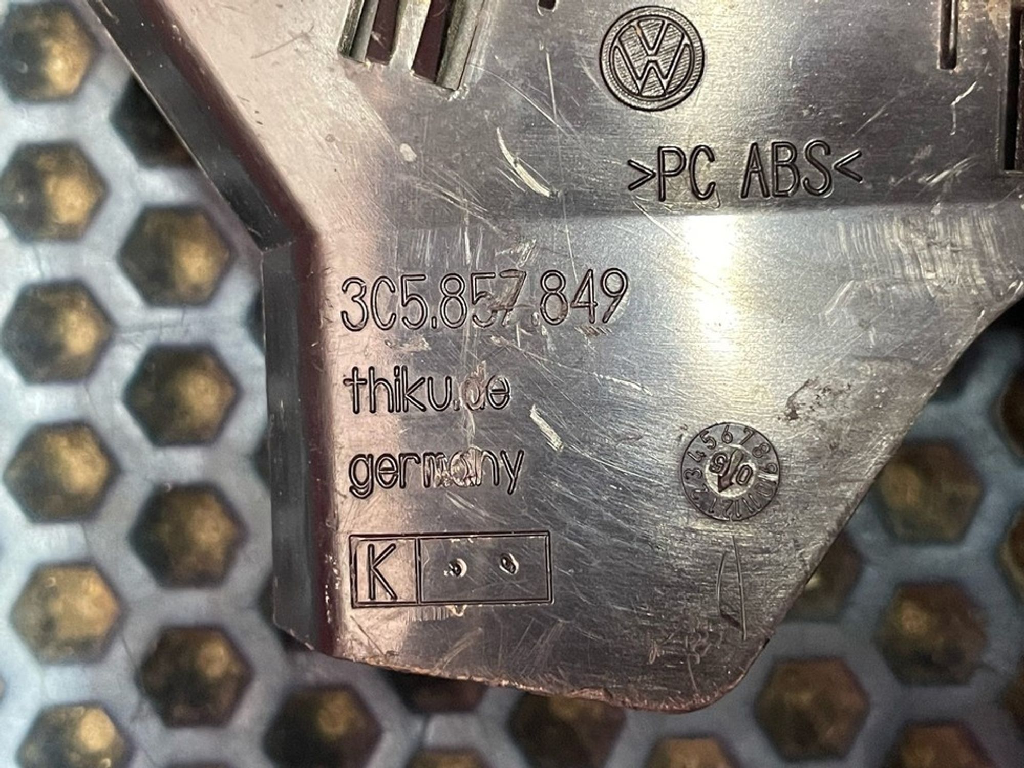 3C5857805 Ремень безопасности задний левый L Volkswagen Passat B6, 700 рублей, Нижний Новгород