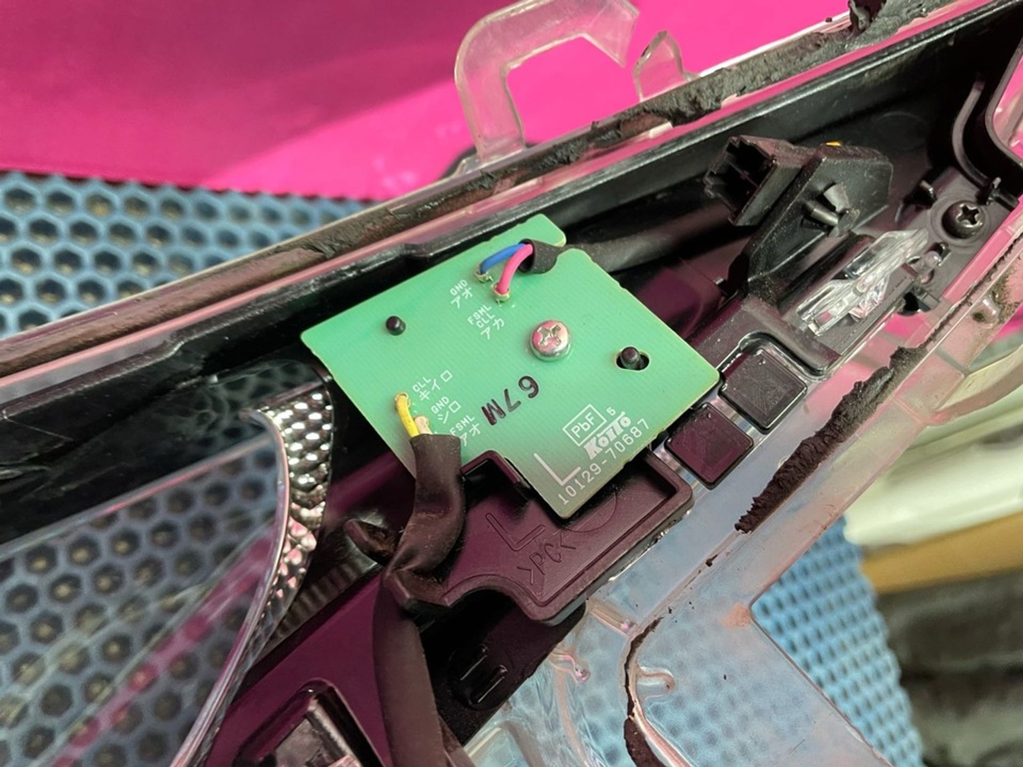 8117147691 Стекло левой фары Toyota Prius XW50, 8000 рублей, Нижний Новгород