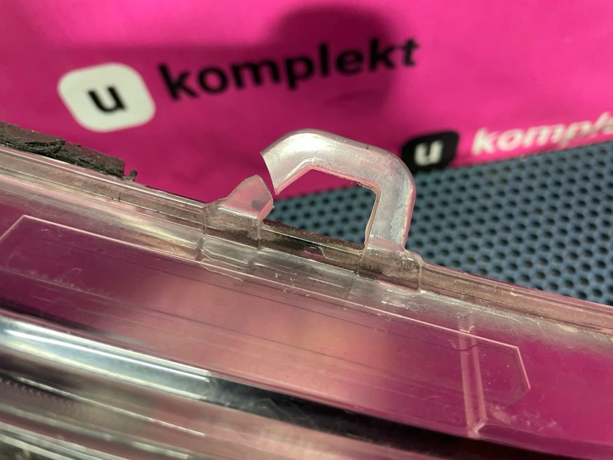 8117147691 Стекло левой фары Toyota Prius XW50, 8000 рублей, Нижний Новгород