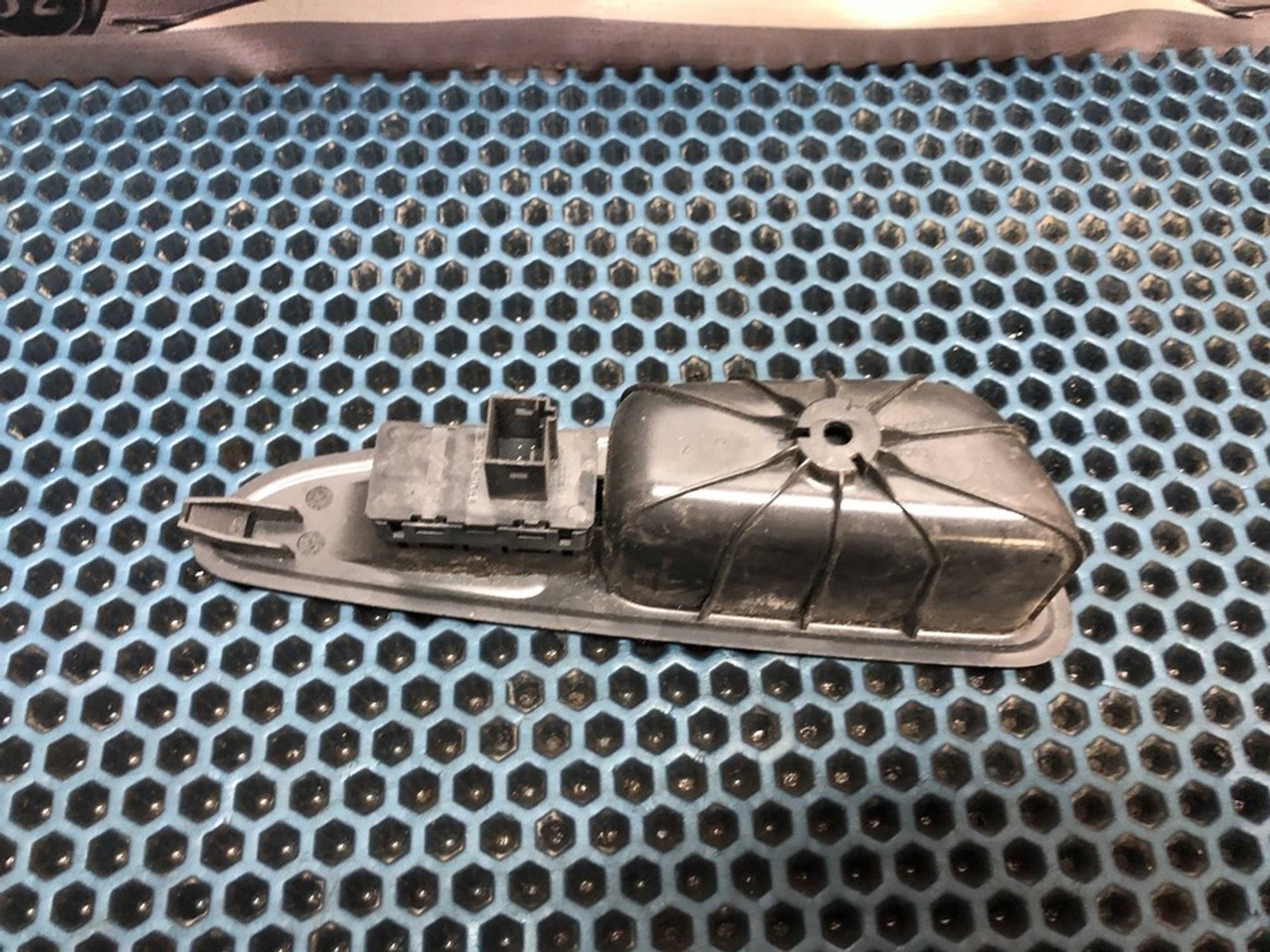 96573850XT Кнопка стеклоподъемника Peugeot 308 I, 500 рублей, Нижний Новгород