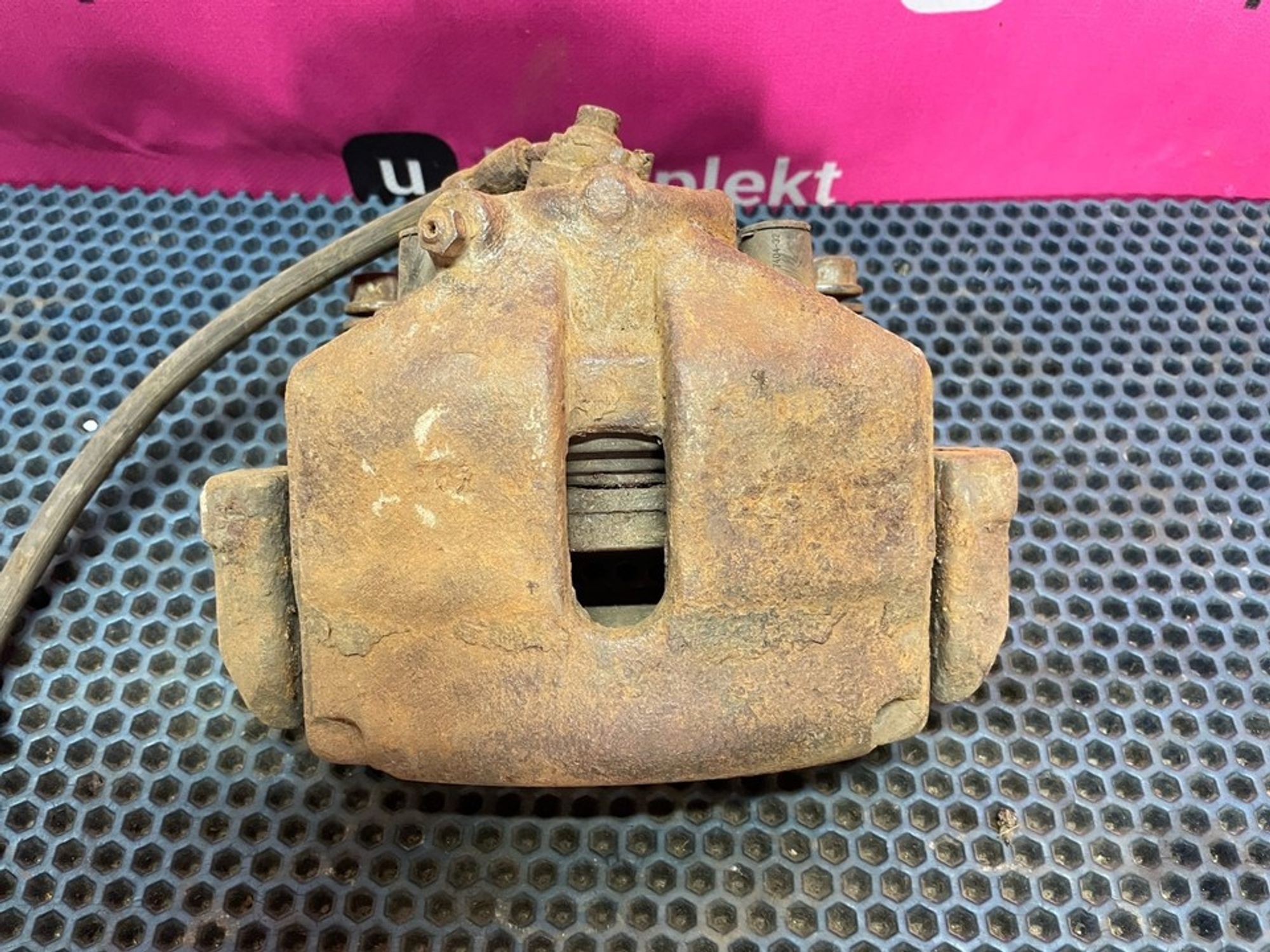 1K0615124 Суппорт передний правый R Audi A1 8X, 1000 рублей, Нижний Новгород